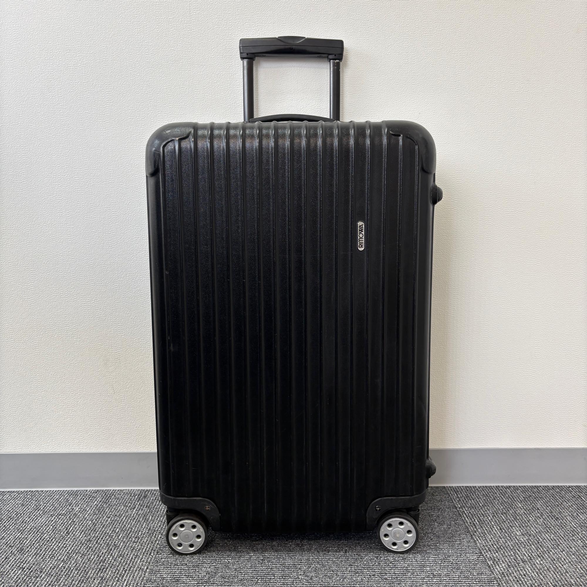 リモワ　サルサ(エッセンシャル)　中古商品　871.63-4　63リットル　4輪