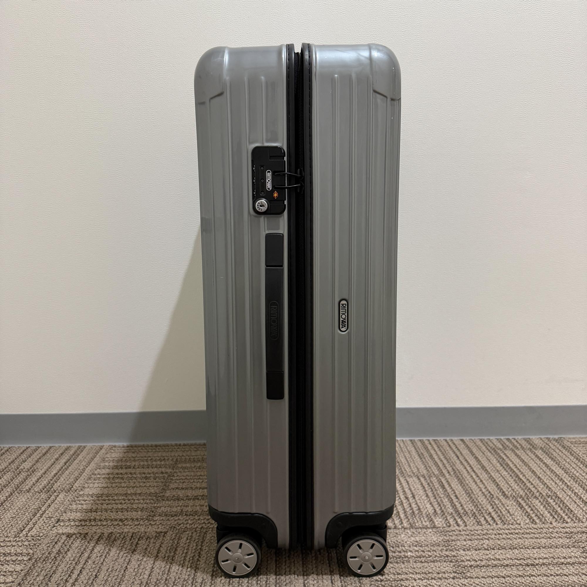 リモワ　サルサ　876.70-4　82リットル　中古美品　4輪