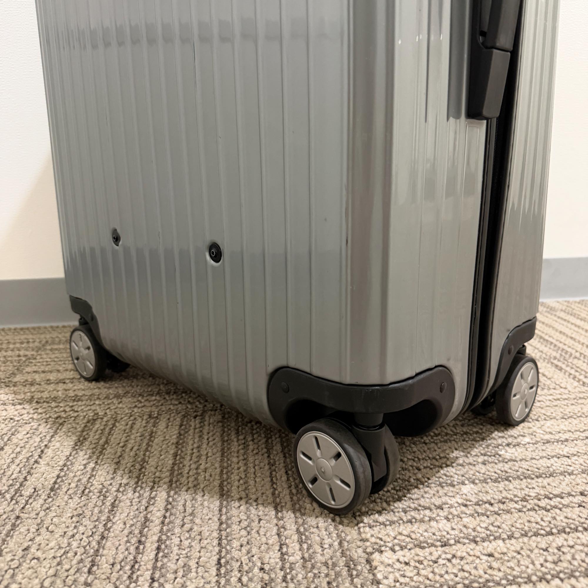 リモワ　サルサ　876.70-4　82リットル　中古美品　4輪