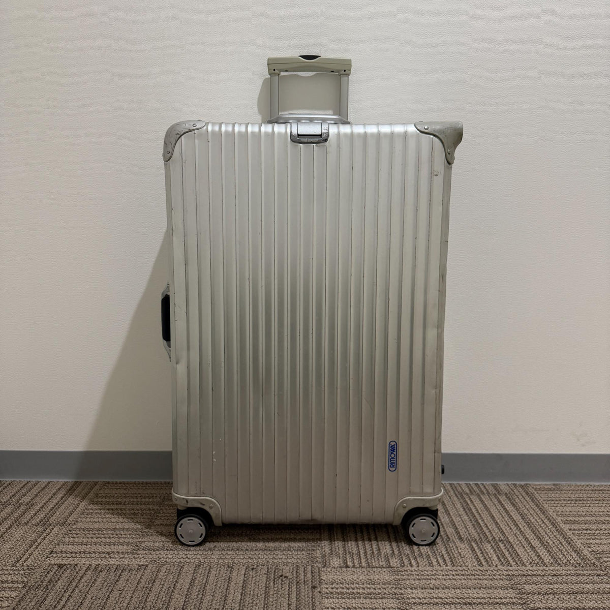 リモワ　シルバーインテグラル　中古商品　U923.77-4　104リットル　4輪