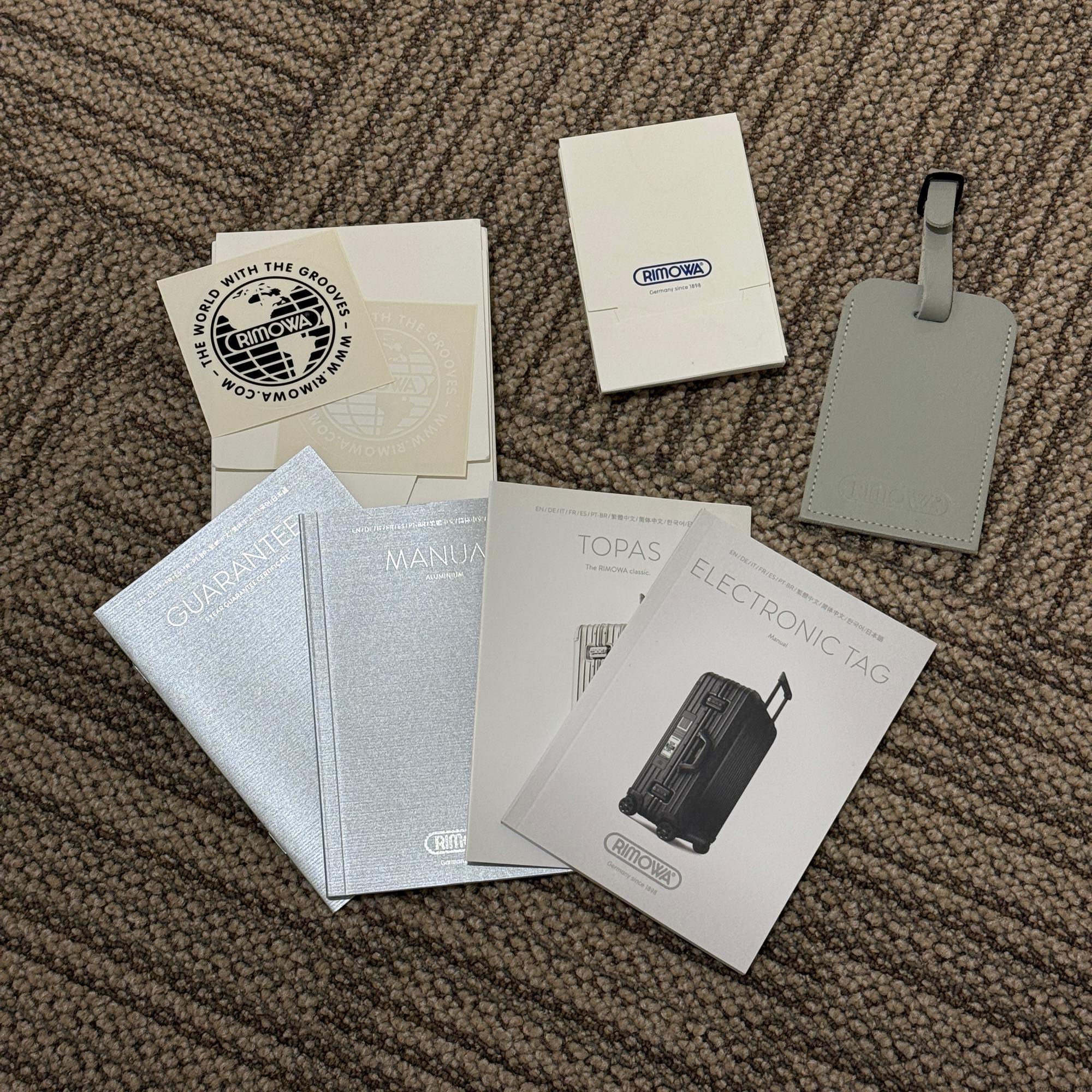 リモワ　トパーズ　924.73-4　中古美品　85リットル　電子タグ　4輪