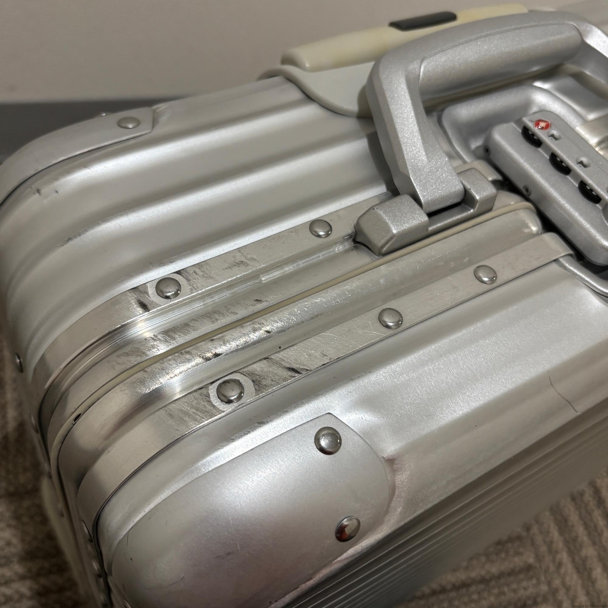 リモワ　オリジナル (トパーズ)　中古商品　U928.40-4　23リットル　2輪