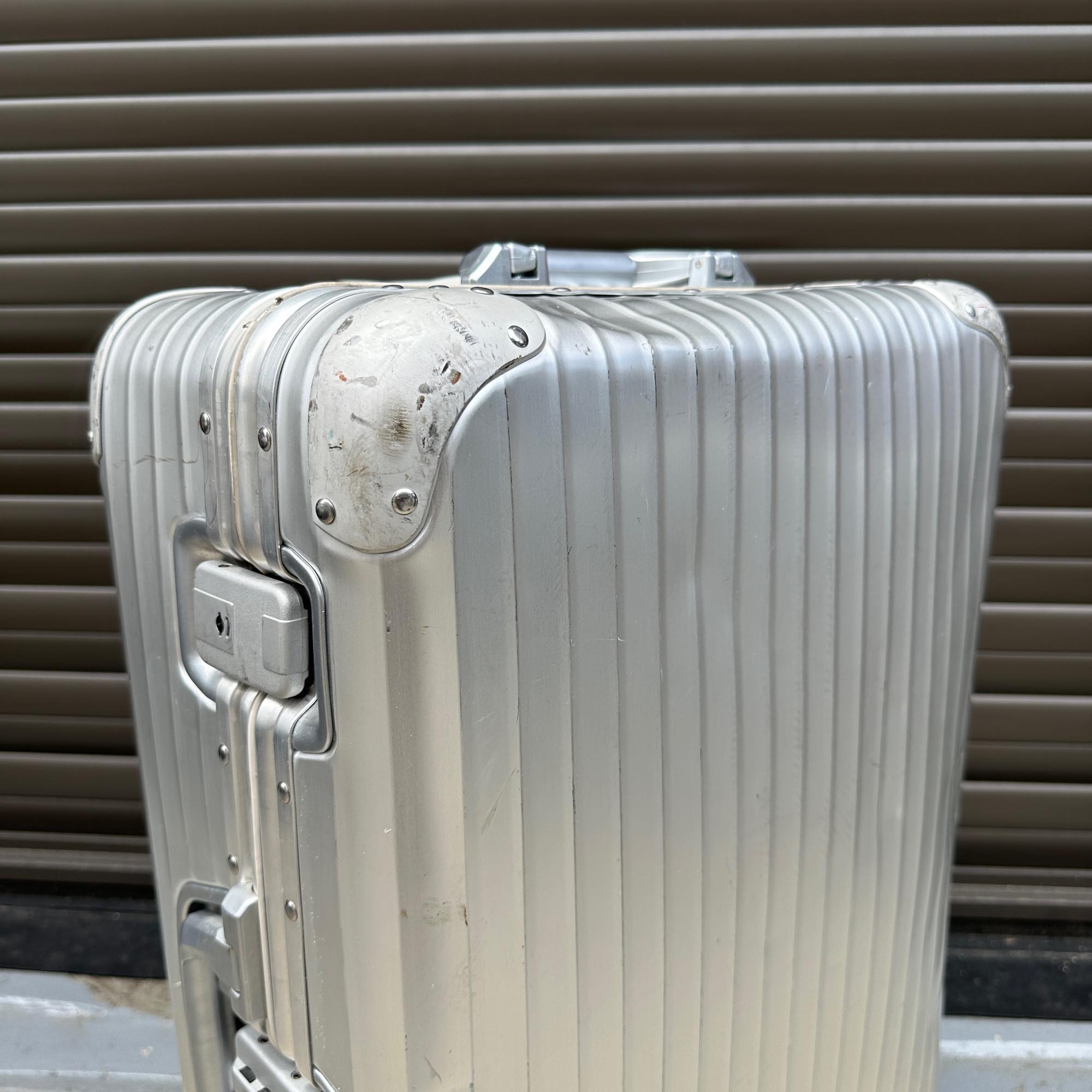 リモワ　トパーズ　中古商品　U930.63-4　63リットル　2輪