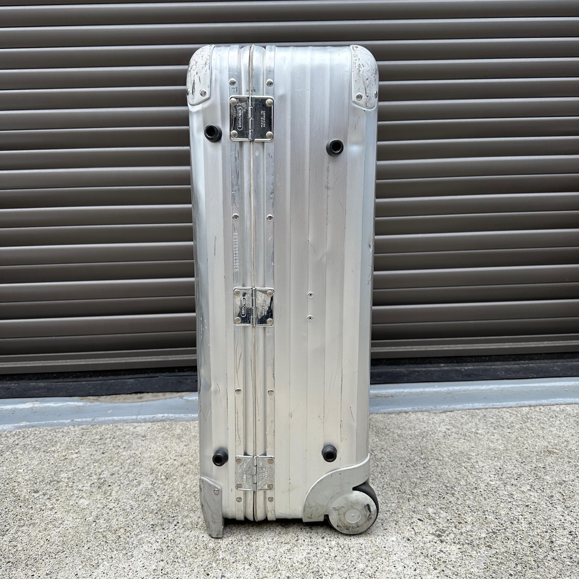 リモワ　トパーズ　中古商品　U930.63-4　63リットル　2輪