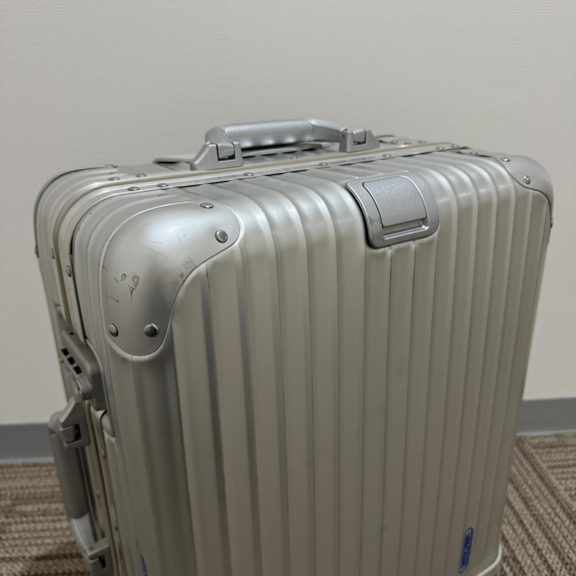 リモワ　トパーズ　932.56-4　中古美品　45リットル　4輪