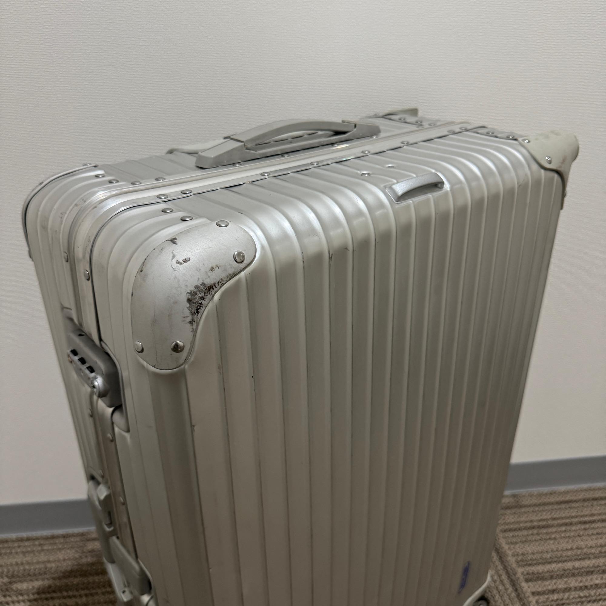 リモワ　トパーズ　中古商品　932.70-4　82リットル　4輪(copy)