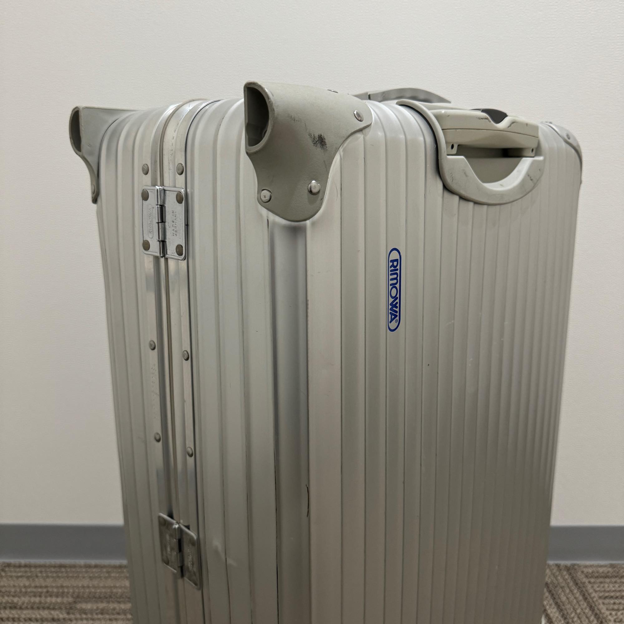 リモワ　トパーズ　中古商品　932.70-4　82リットル　4輪(copy)
