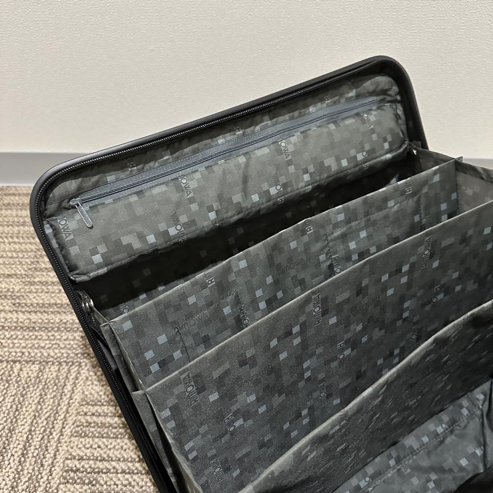 リモワ　サルサトロリー　810.40-5　27リットル　中古商品　2輪