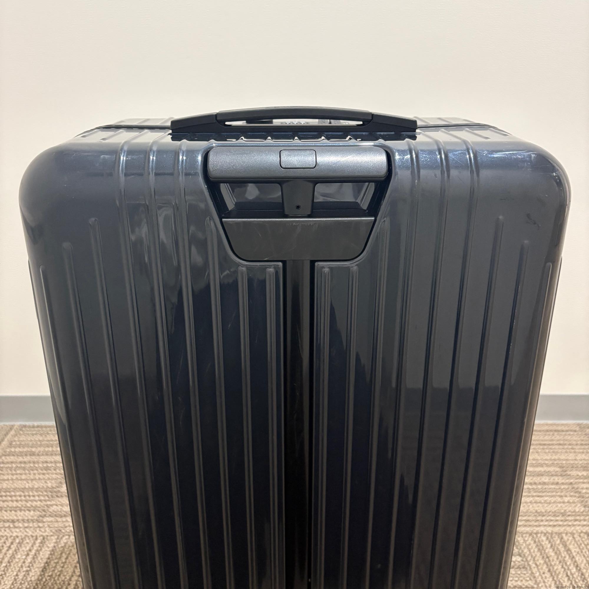 リモワ　サルサ エアー　820.70.25.4-5　中古美品　80リットル　4輪