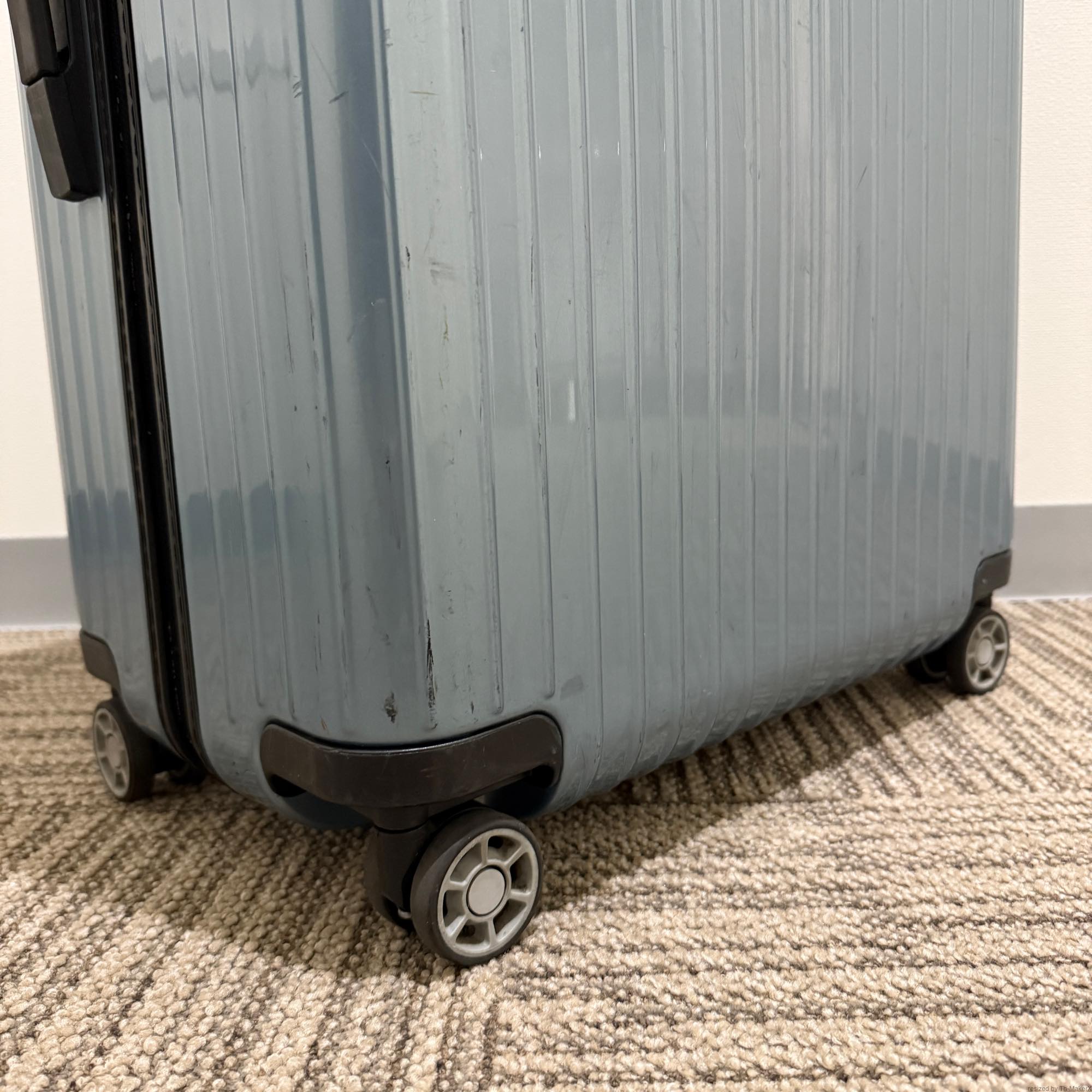 リモワ　サルサ エアー　中古商品　824.70-5　80リットル　4輪