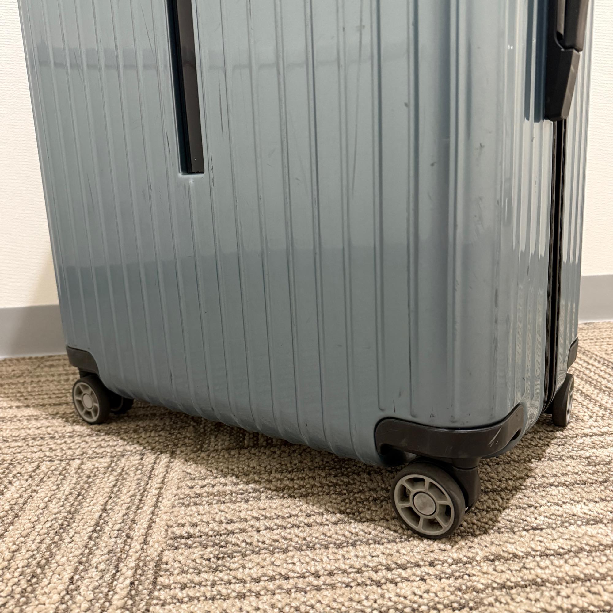 リモワ　サルサ エアー　中古商品　824.70-5　80リットル　4輪