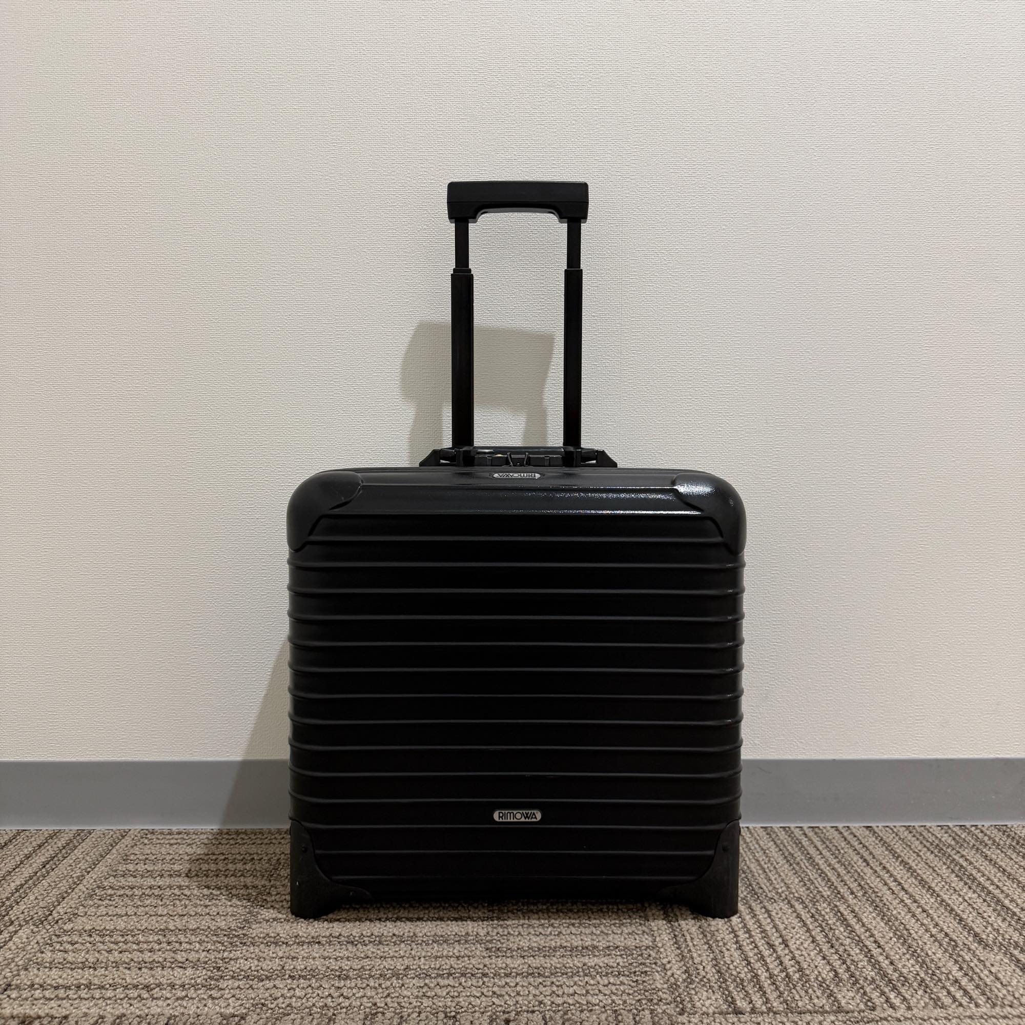 リモワ　エッセンシャル(サルサ)　中古美品　851.40-5　23リットル　2輪