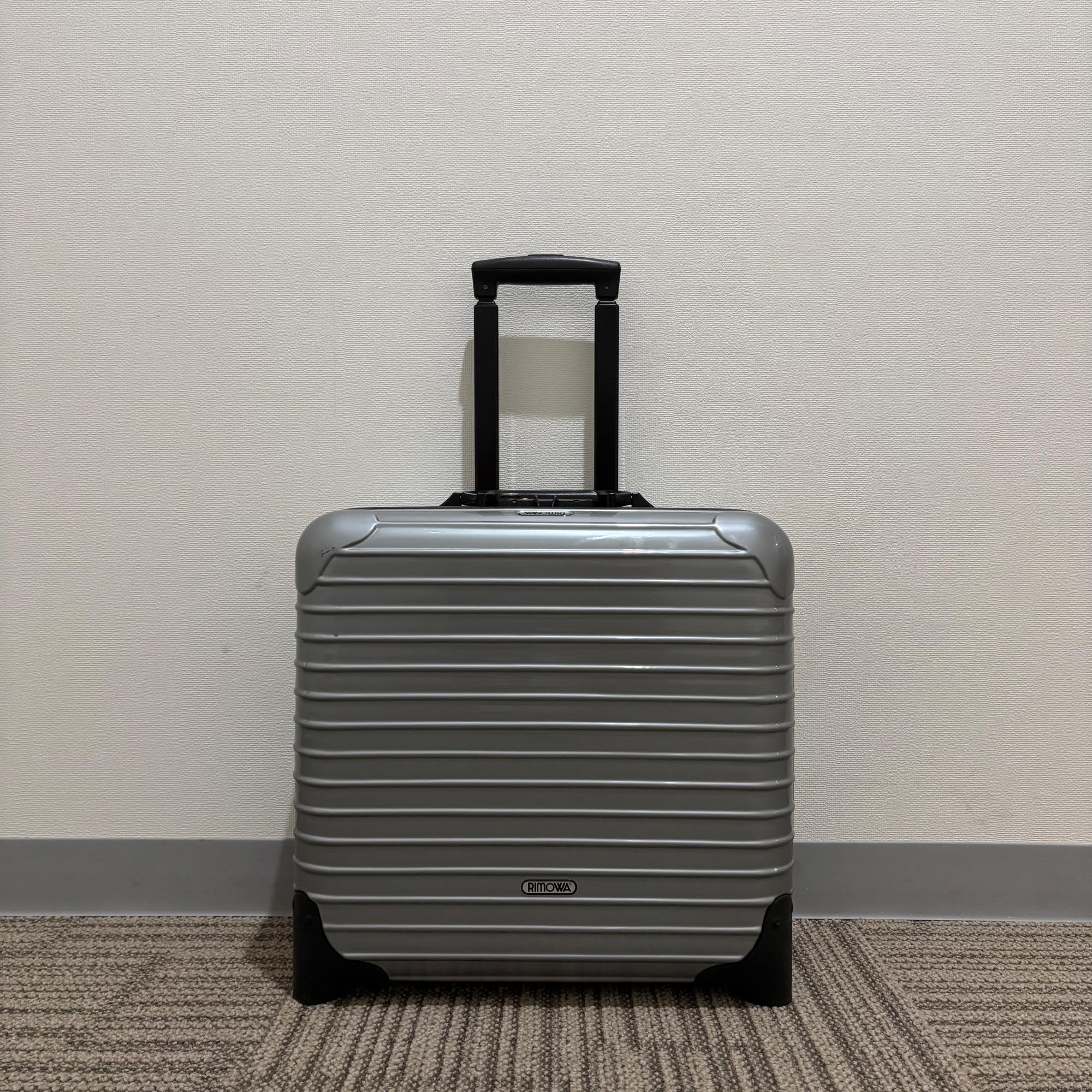 リモワ　エッセンシャル(サルサ)　トロリー　856.40-5 　中古美品　25リットル　2輪