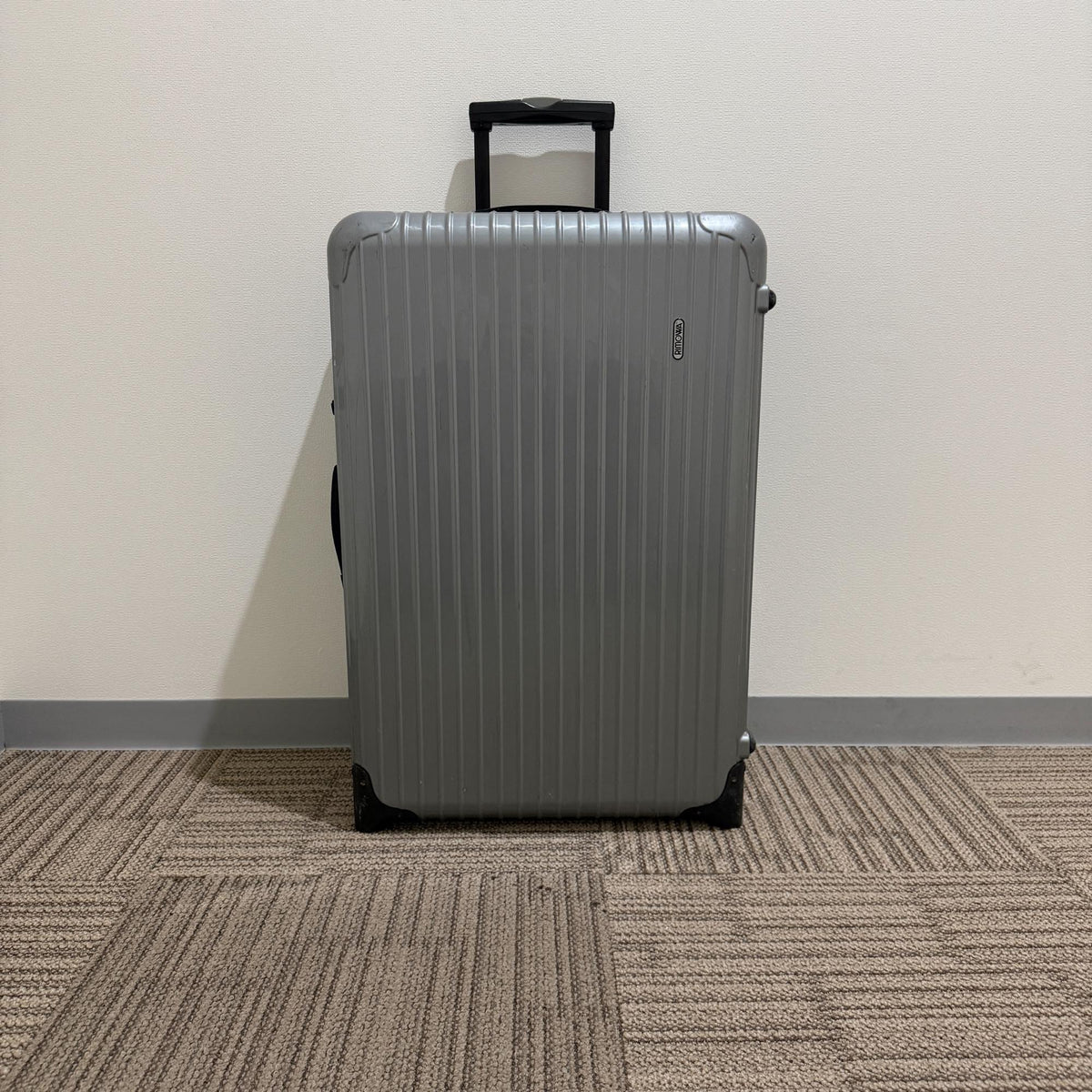 リモワ　エッセンシャル(サルサ)　中古美品　856.70-5　82リットル　2輪