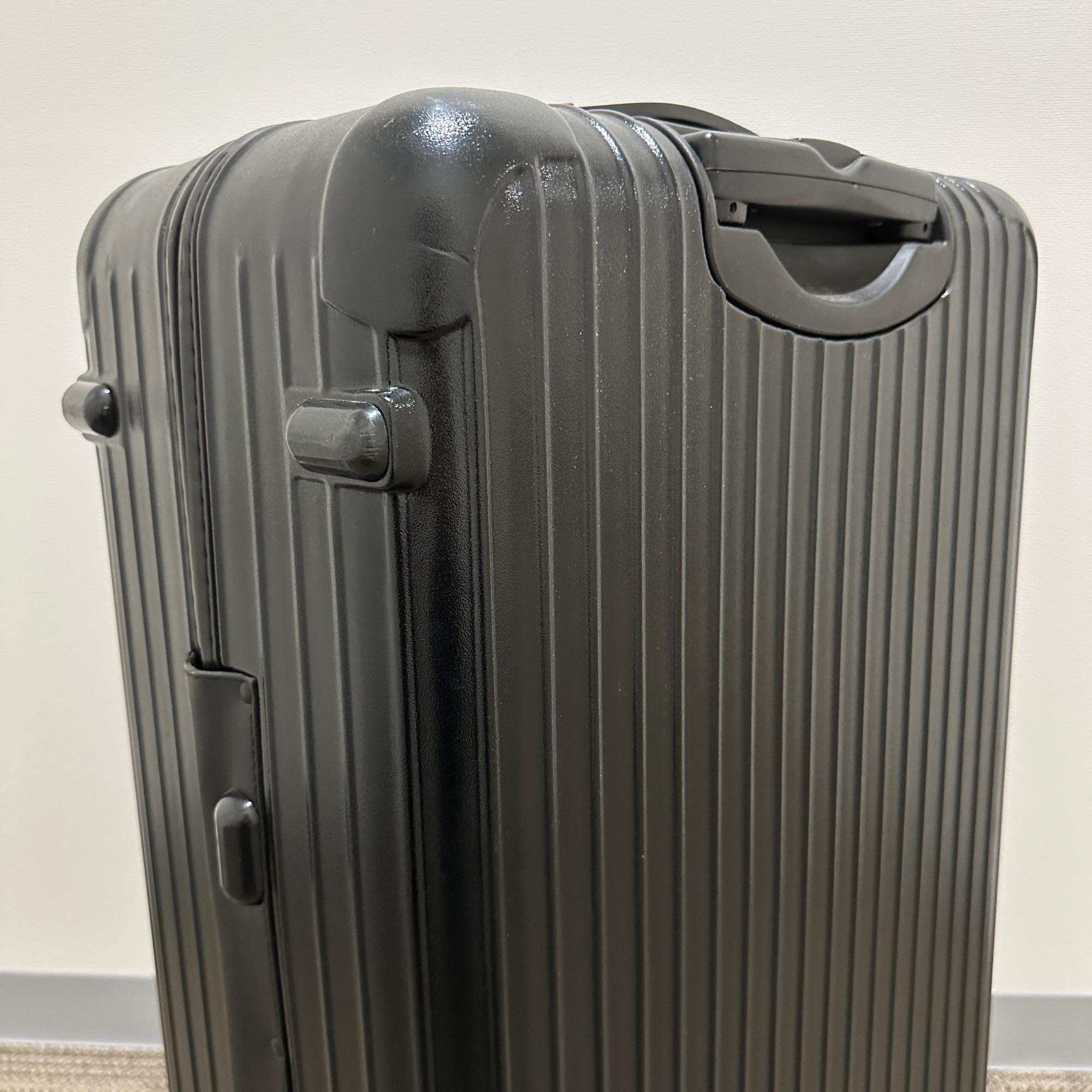 リモワ　サルサ　871.70-5　82リットル　中古商品　4輪