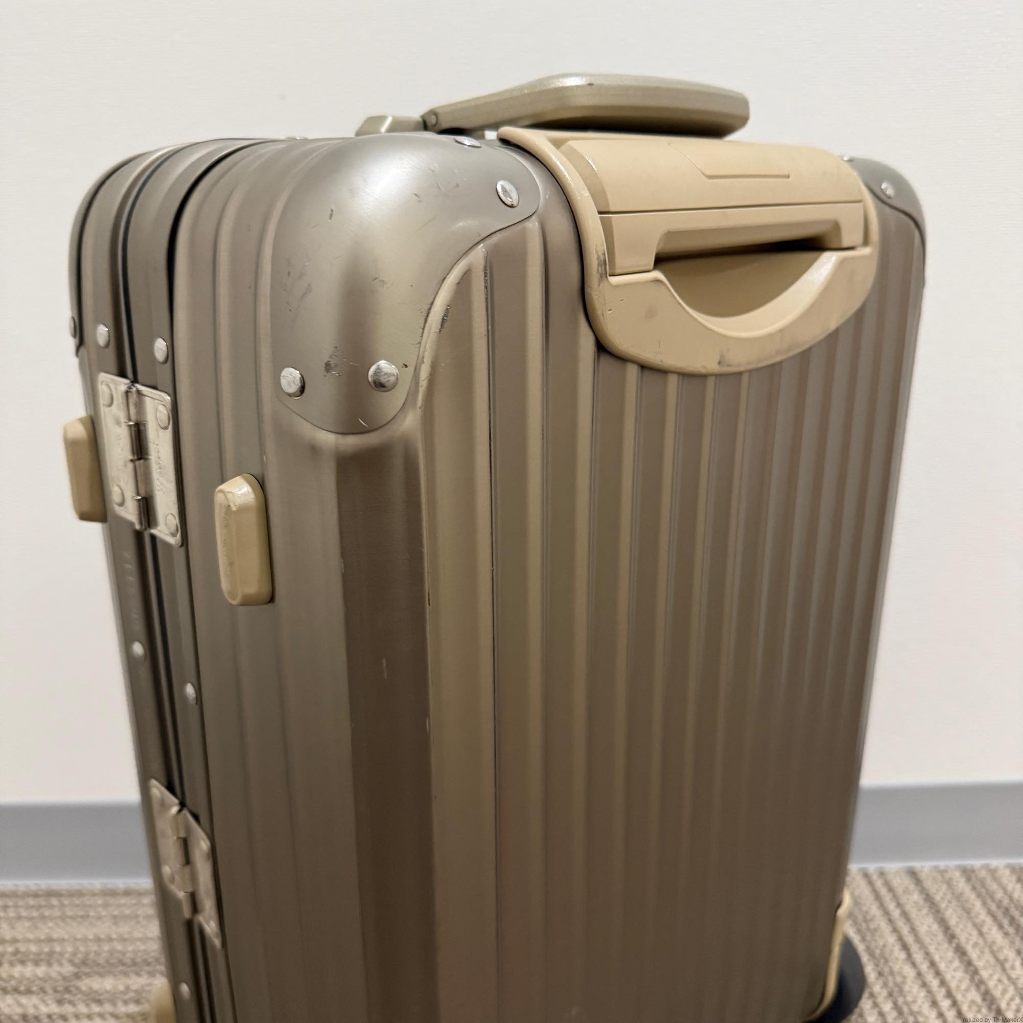 リモワ トパーズチタニウム 920.52-5 中古美品 32リットル 2輪
