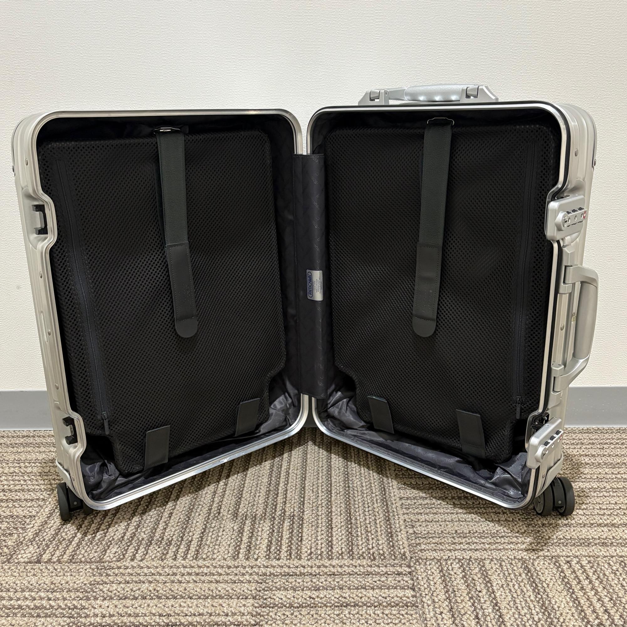 リモワ　ルフトハンザ　クラシックフライト　中古美品　84L　4輪