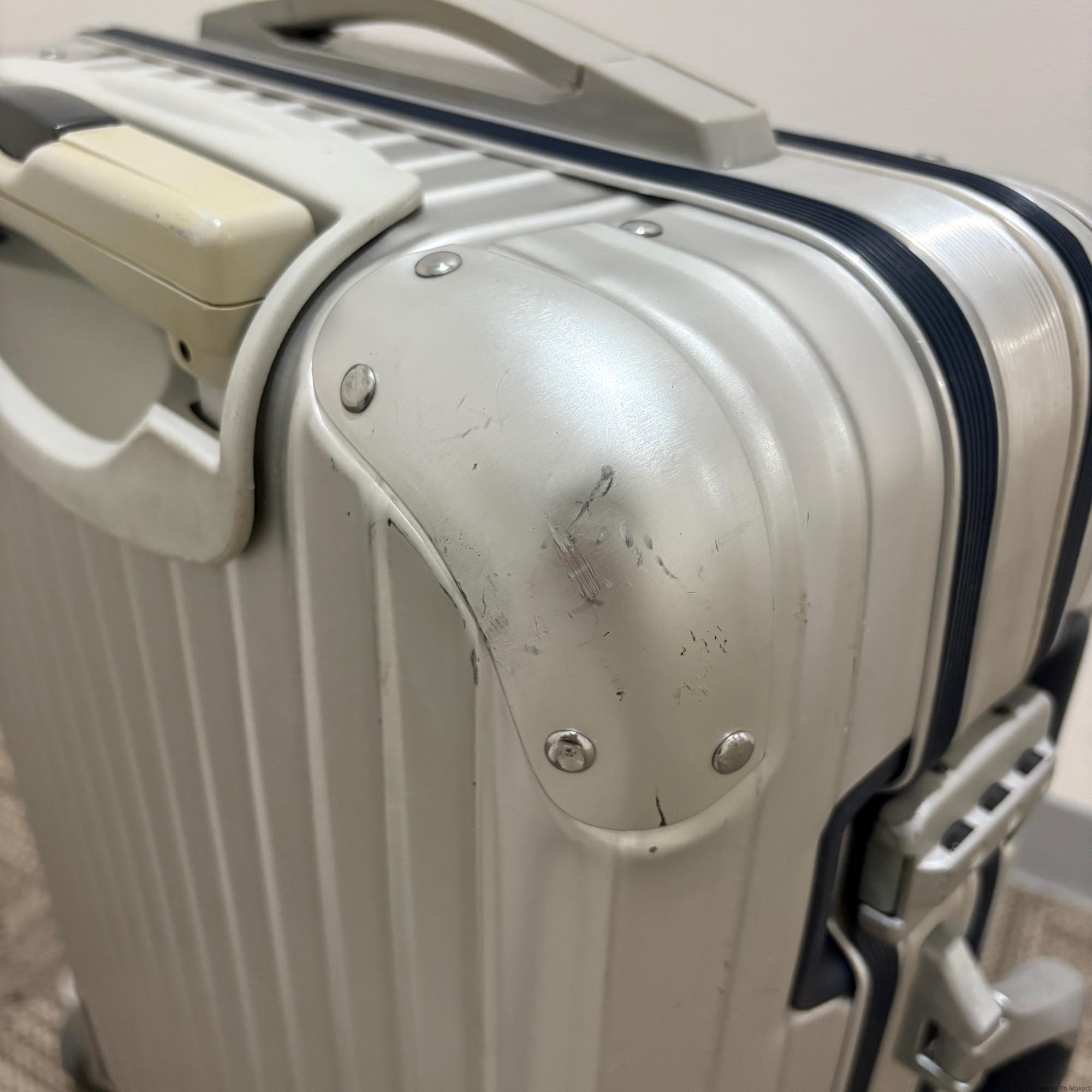 リモワ　シルバーインテグラル　925.52-5　35リットル　中古商品　2輪
