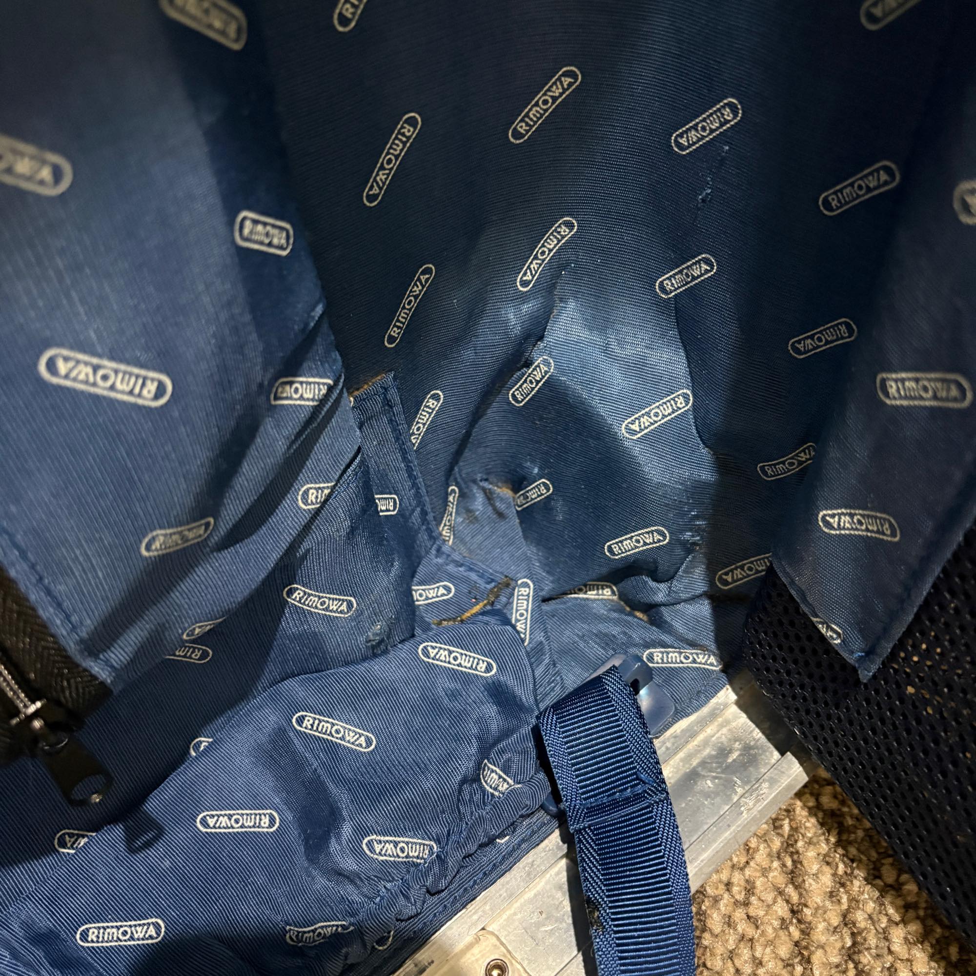 リモワ シルバーインテグラル 925.52-5 35リットル 中古商品 2輪