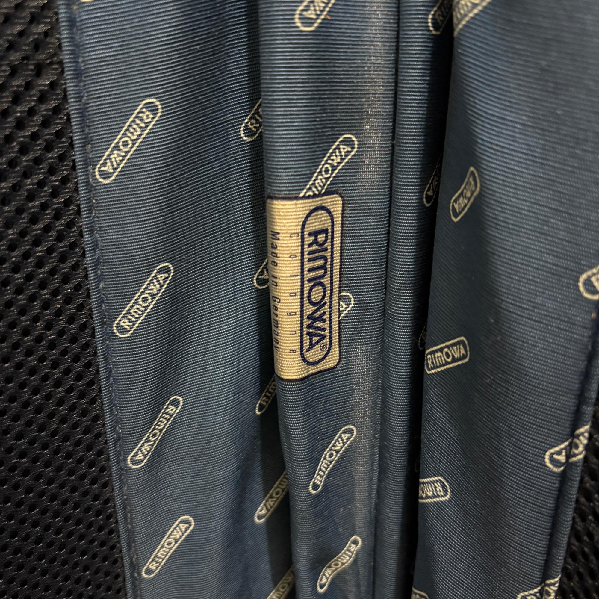 リモワ　シルバーインテグラル　925.52-5　35リットル　中古商品　2輪