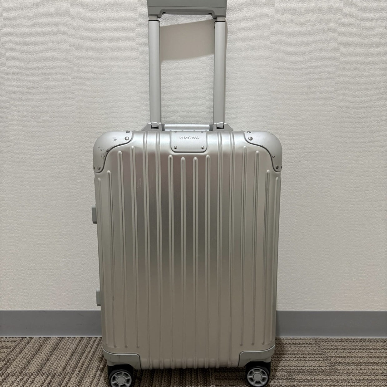 リモワ　オリジナル　925.53.00.4-5　キャビン　中古美品　35リットル　4輪