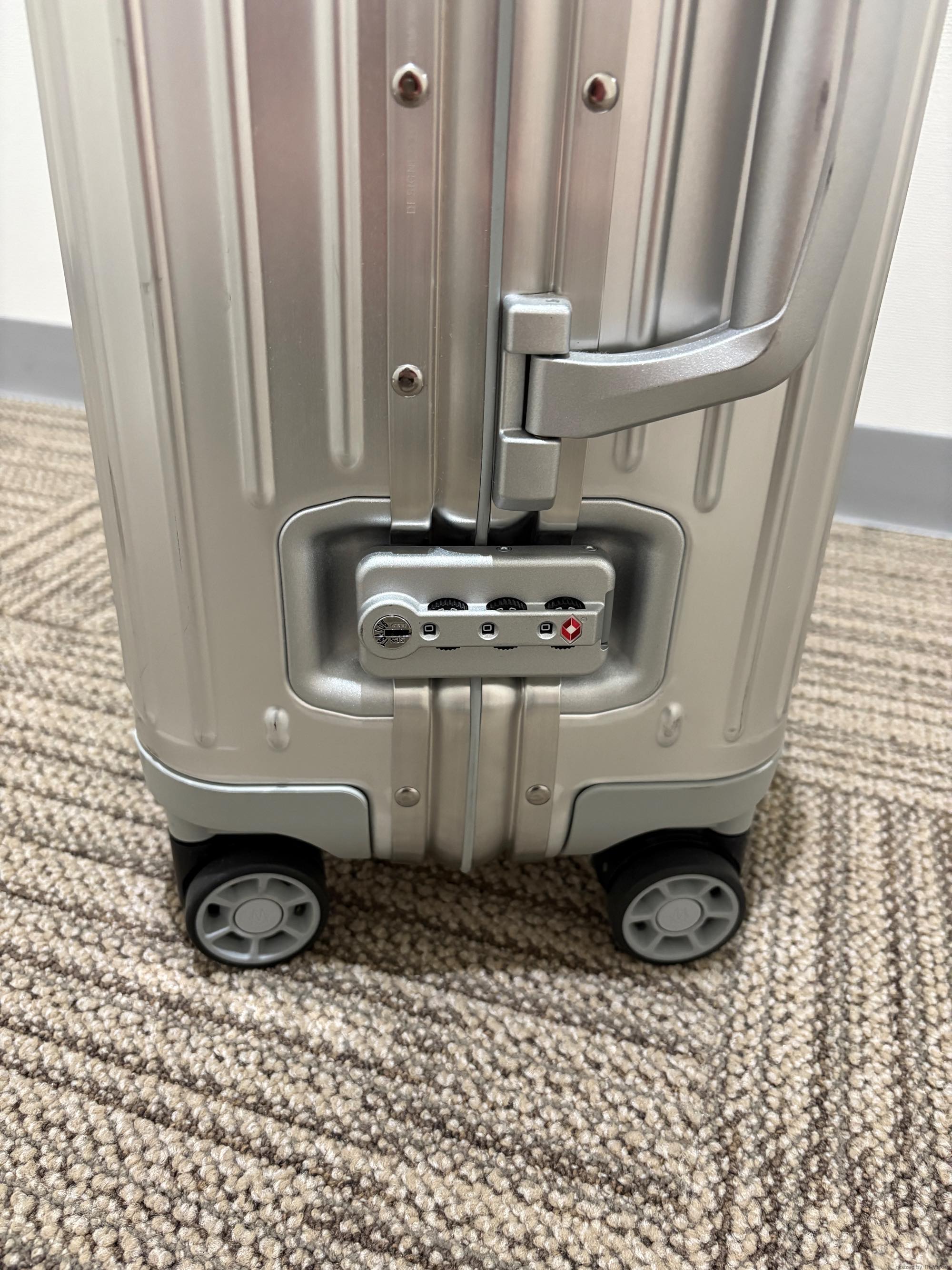 リモワ　オリジナル　925.53.00.4-5　キャビン　中古美品　35リットル　4輪