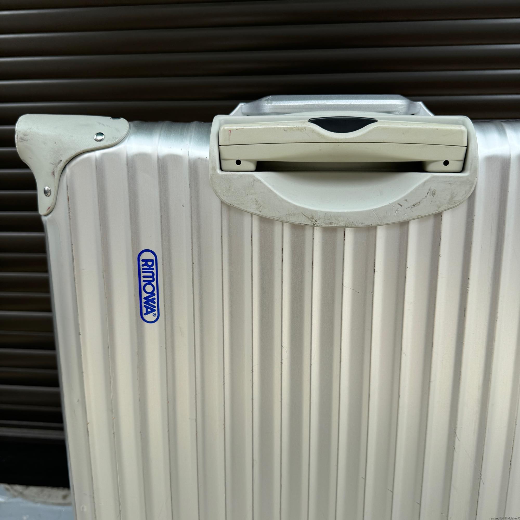 リモワ　トパーズ　中古商品　932.70-5　82リットル　4輪