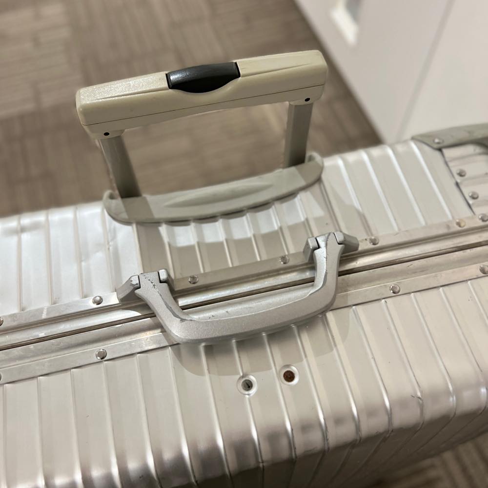 リモワ　トパーズ　中古商品　932.77-5　104リットル　4輪