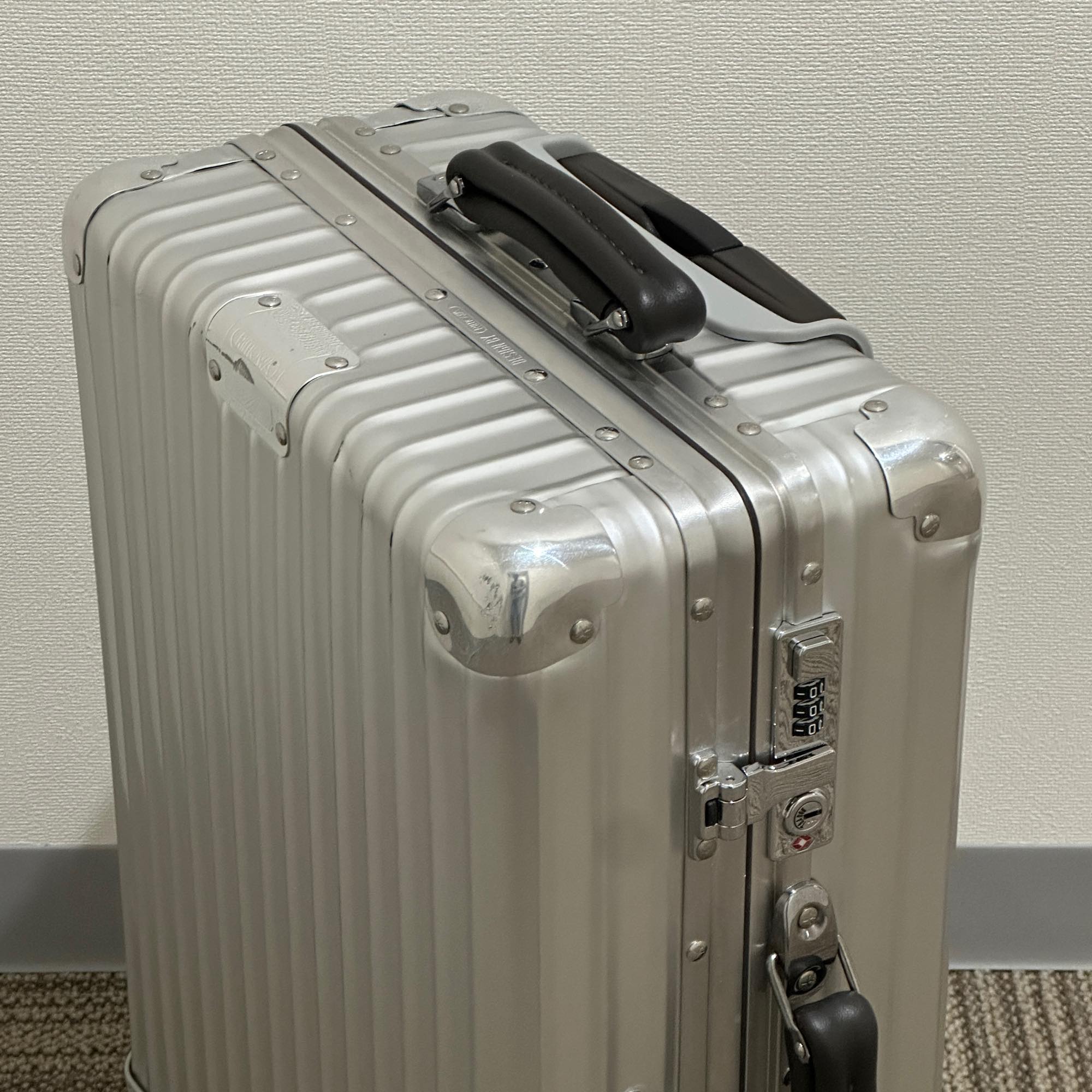 リモワ　クラシックフライト　中古美品　971.52-5　33リットル　4輪