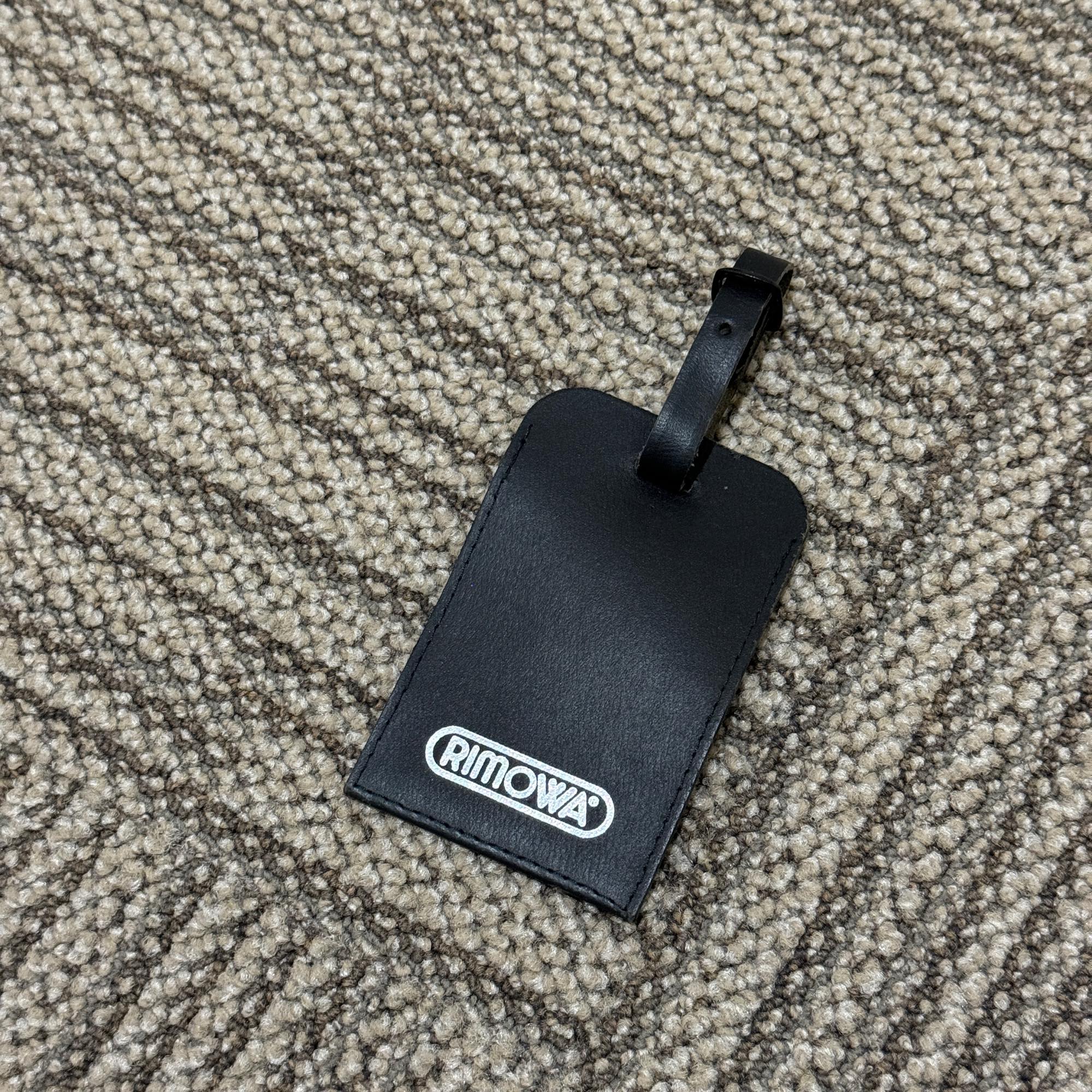 リモワ　サルサ　810.52.35.2　中古美品　33リットル　2輪