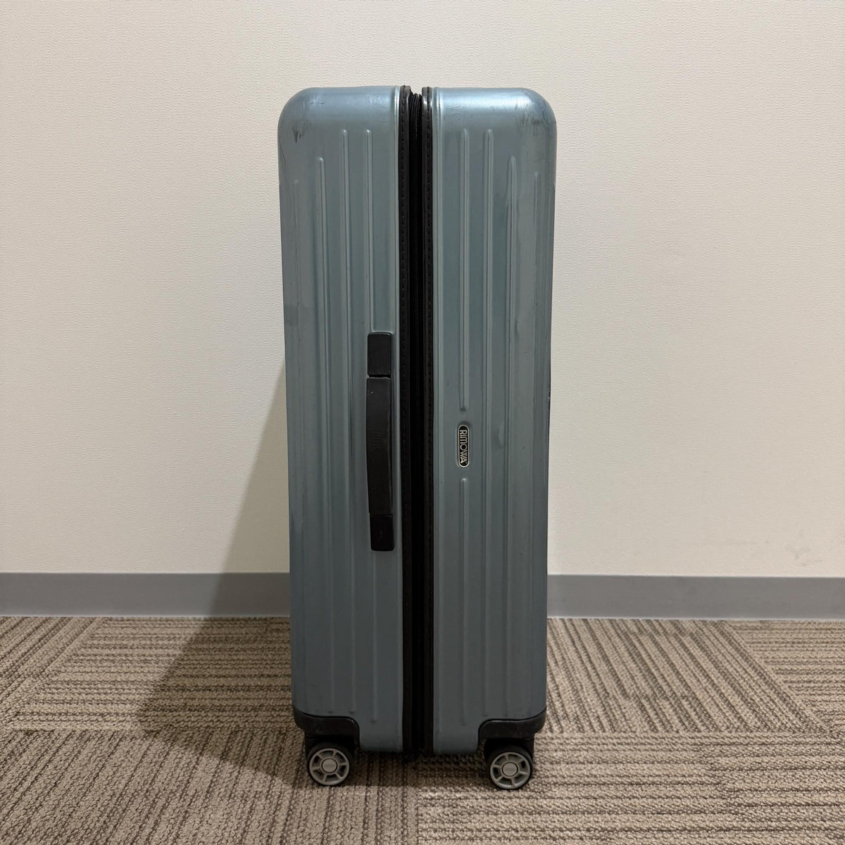 リモワ　サルサ エアー　824.70-6　80リットル　中古美品　4輪
