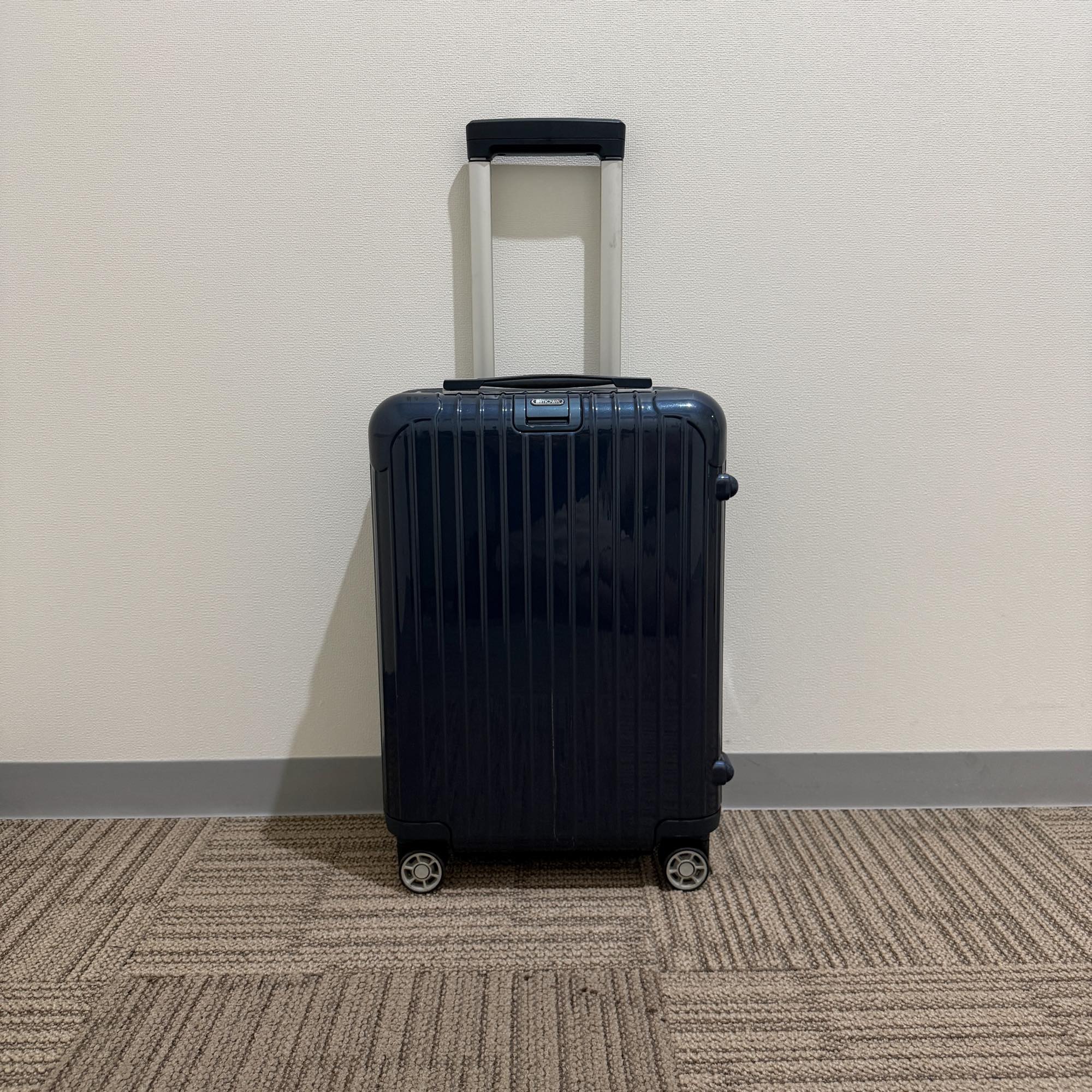リモワの機内持ち込み可能サイズ – リモワ(RIMOWA)専門通販サイト