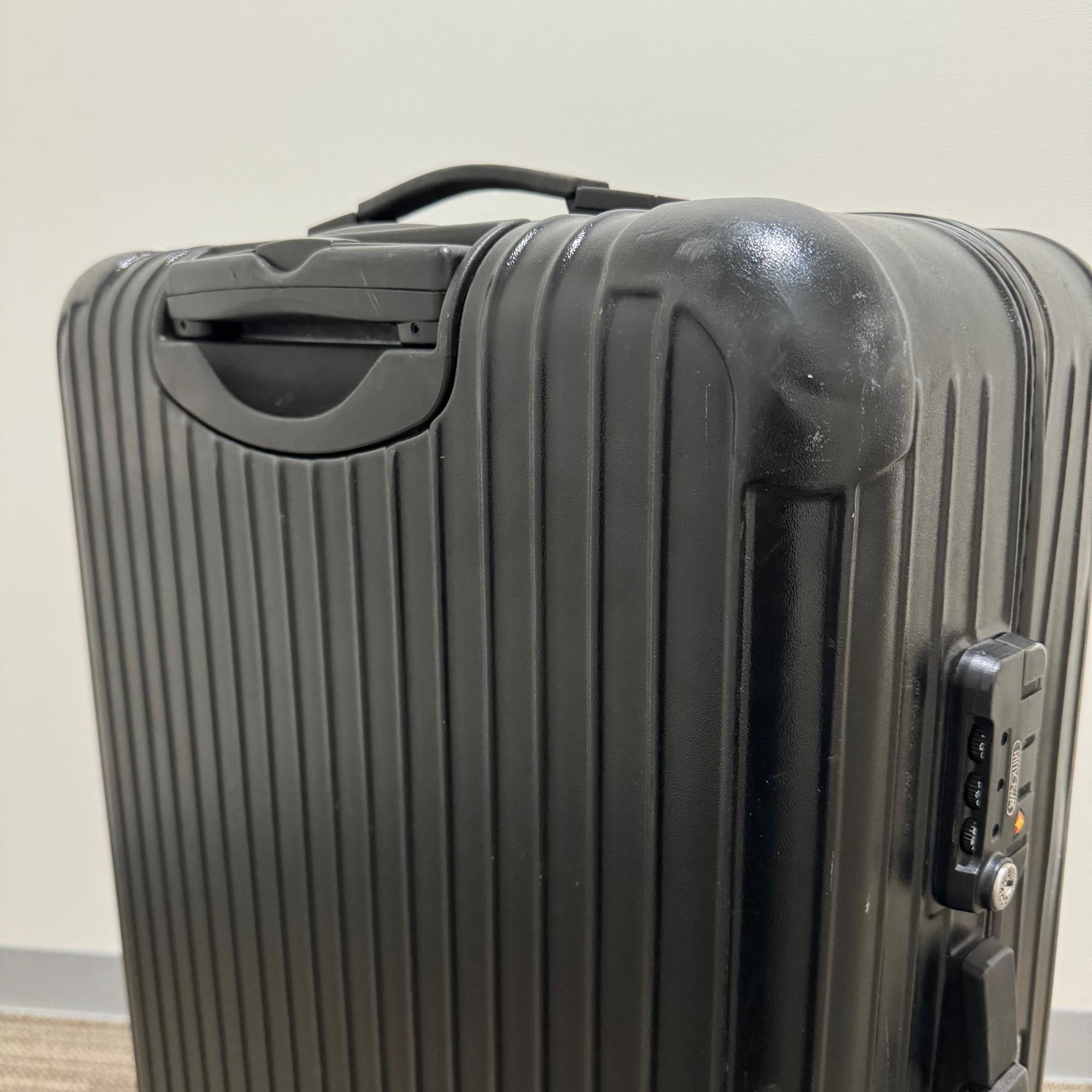 リモワ　サルサ　871.70-6　82リットル　中古商品　4輪