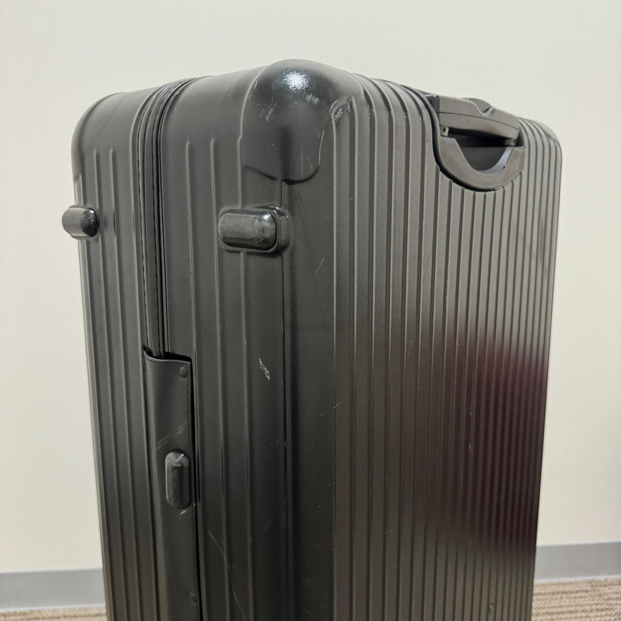 リモワ　サルサ　871.77-6　107リットル　中古商品　4輪