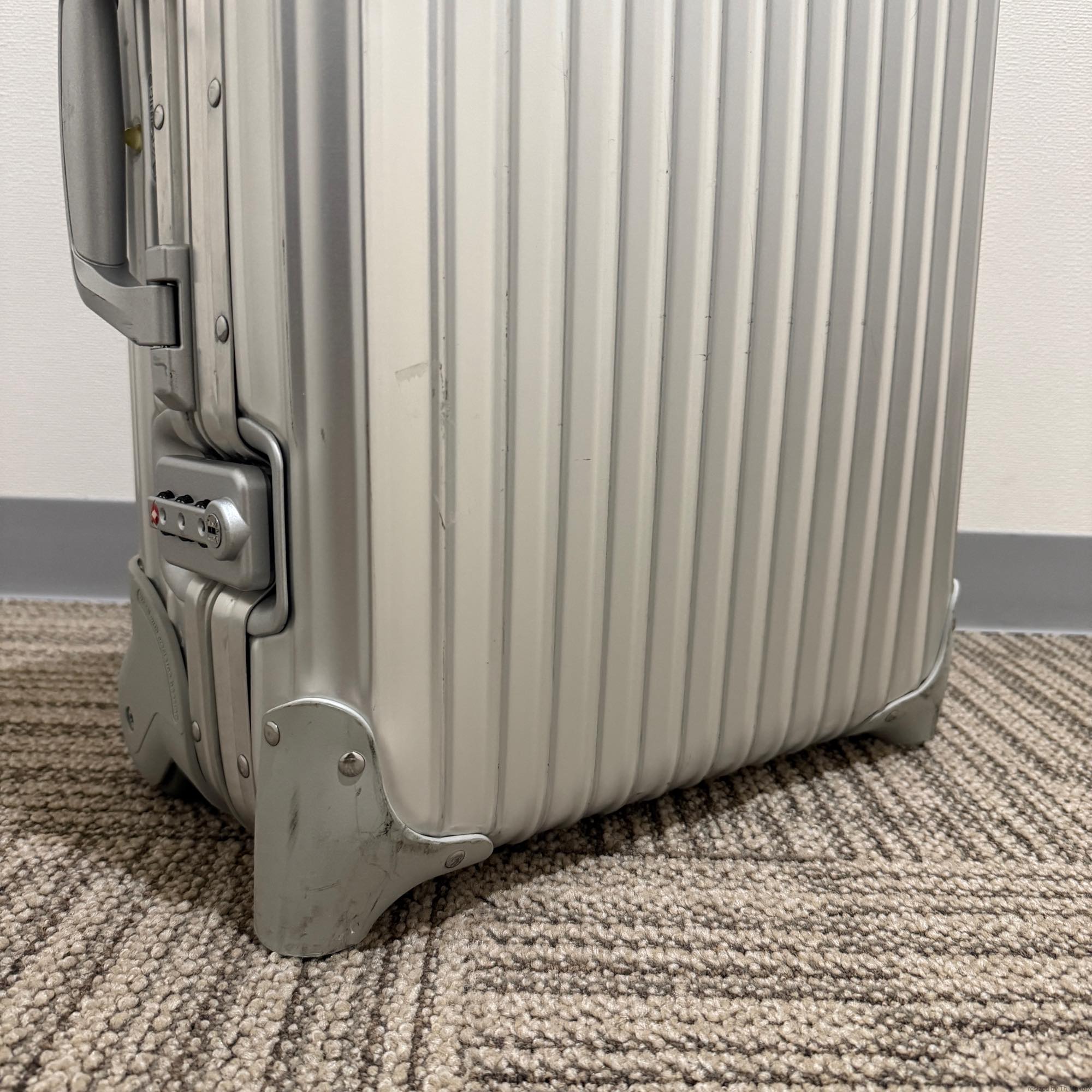リモワ　トパーズ　920.52-6　中古美品　32リットル　2輪