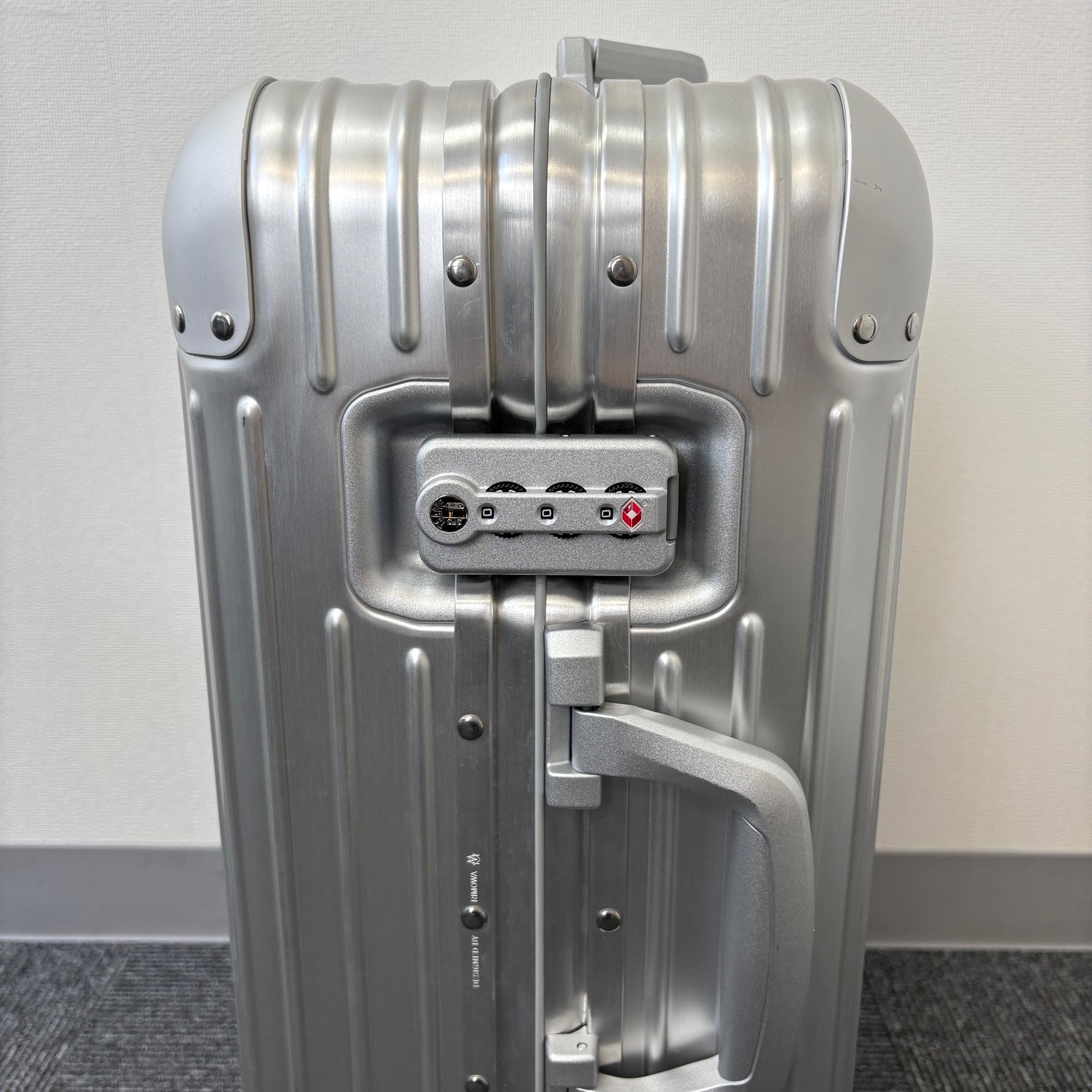 リモワ　オリジナル　925.53.00.4-6　キャビン　中古美品　35リットル　4輪