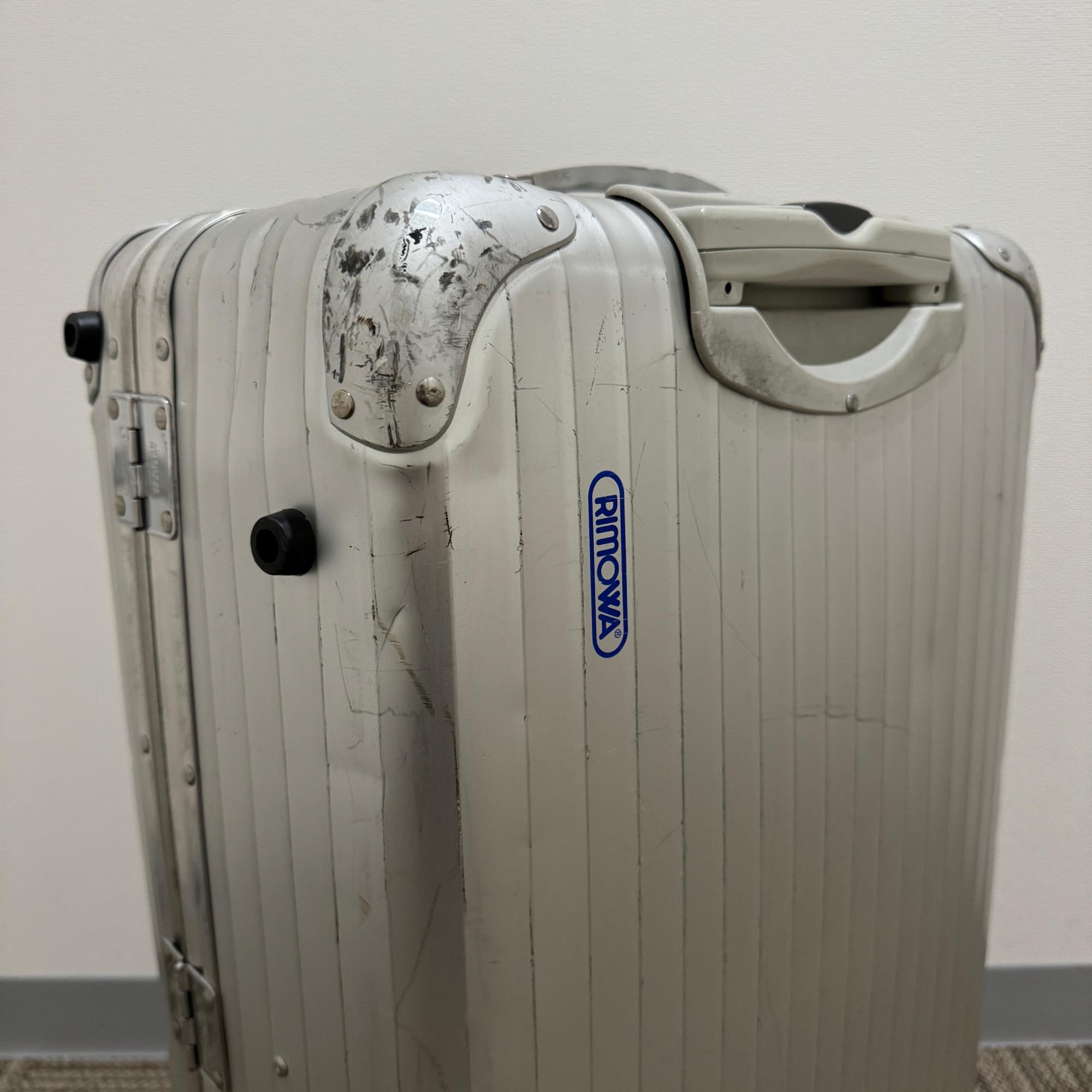 リモワ　トパーズ　中古商品　U930.63-6　63リットル　2輪