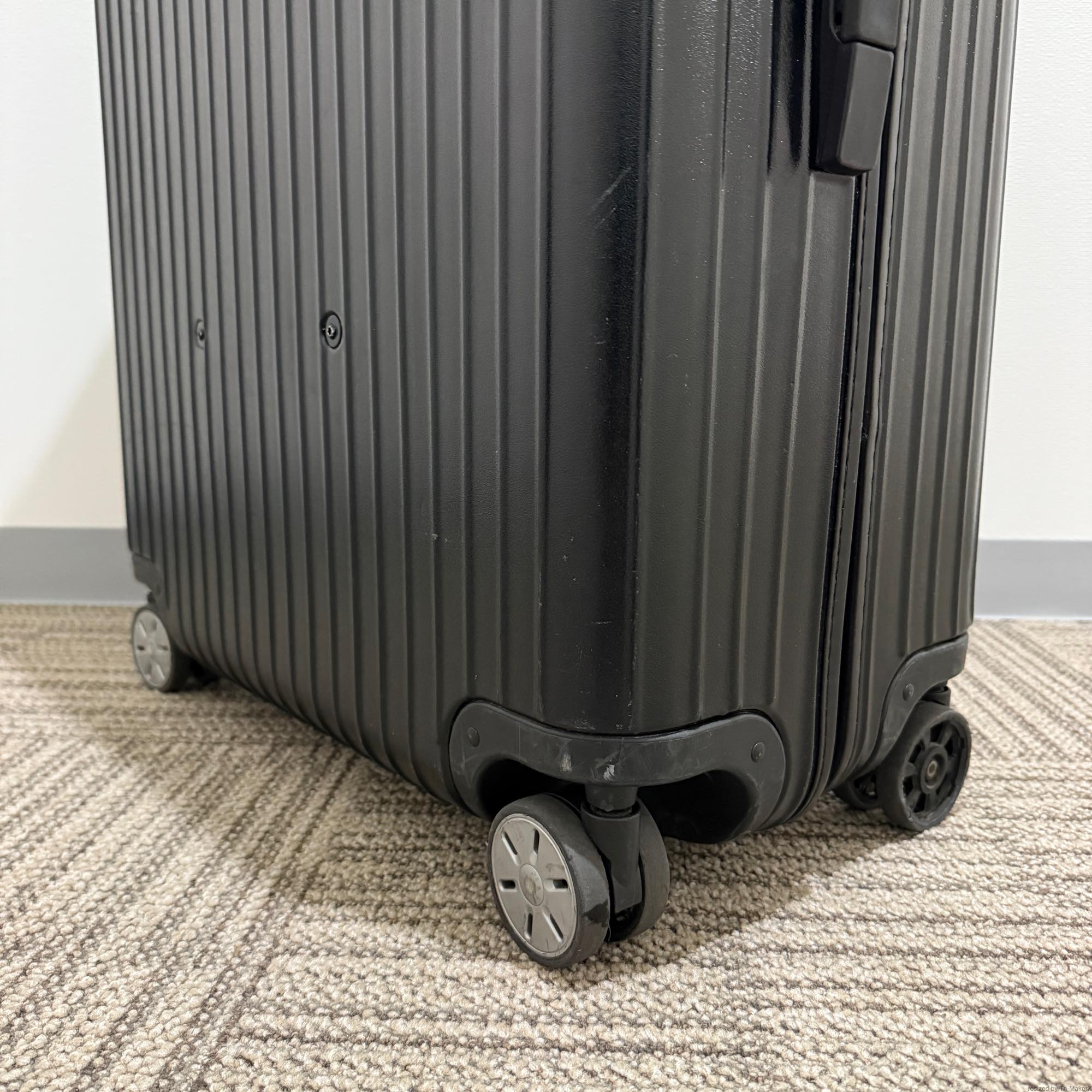 リモワ　サルサ　871.77-7　107リットル　中古商品　4輪