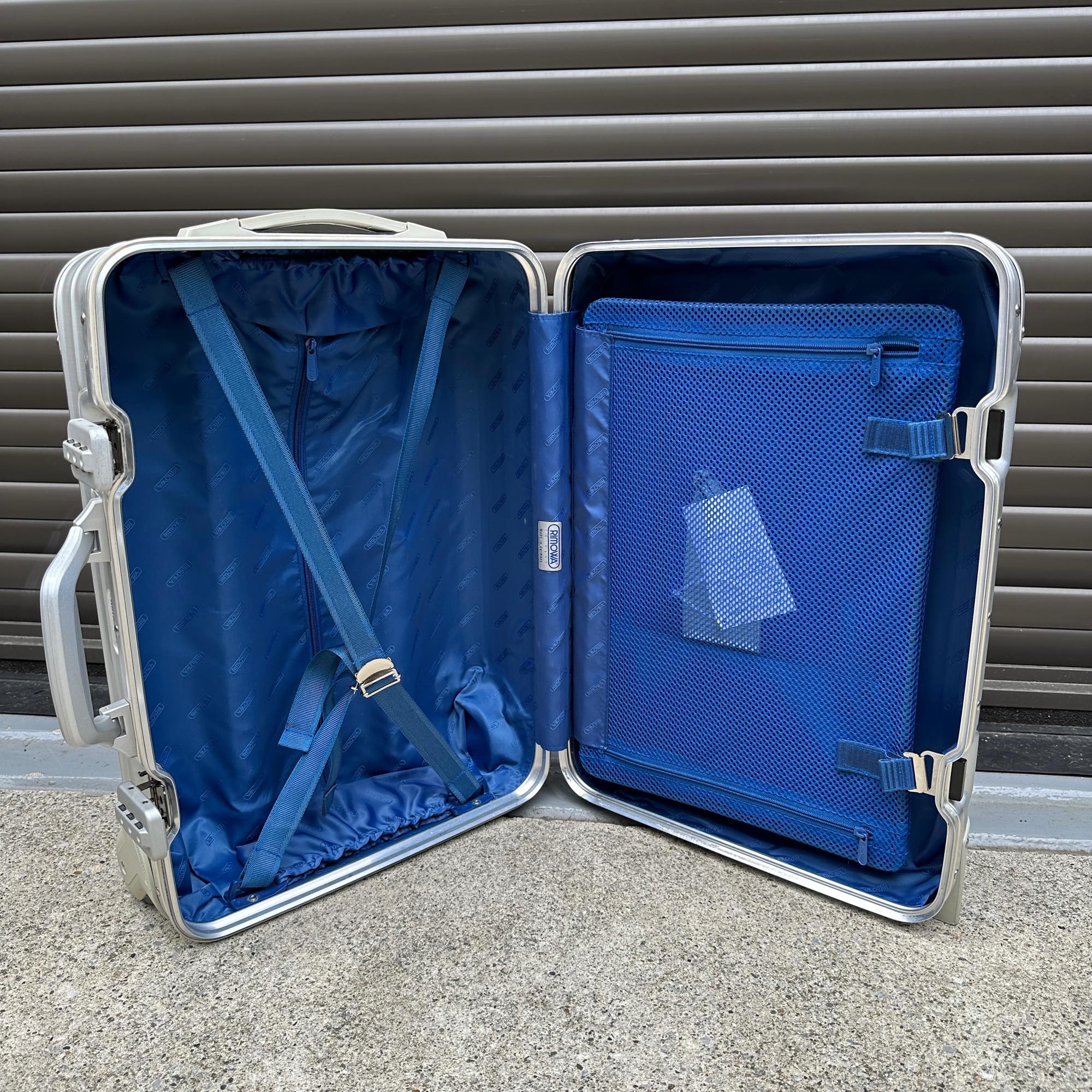 リモワ　トパーズ　929.52-7　中古商品　32リットル　2輪