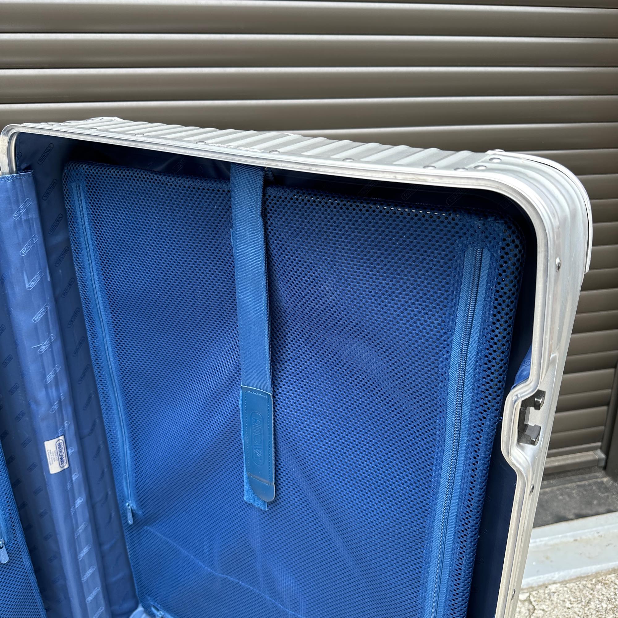 リモワ トパーズ 中古商品 932.77-7 104リットル 4輪 – リモワ(RIMOWA