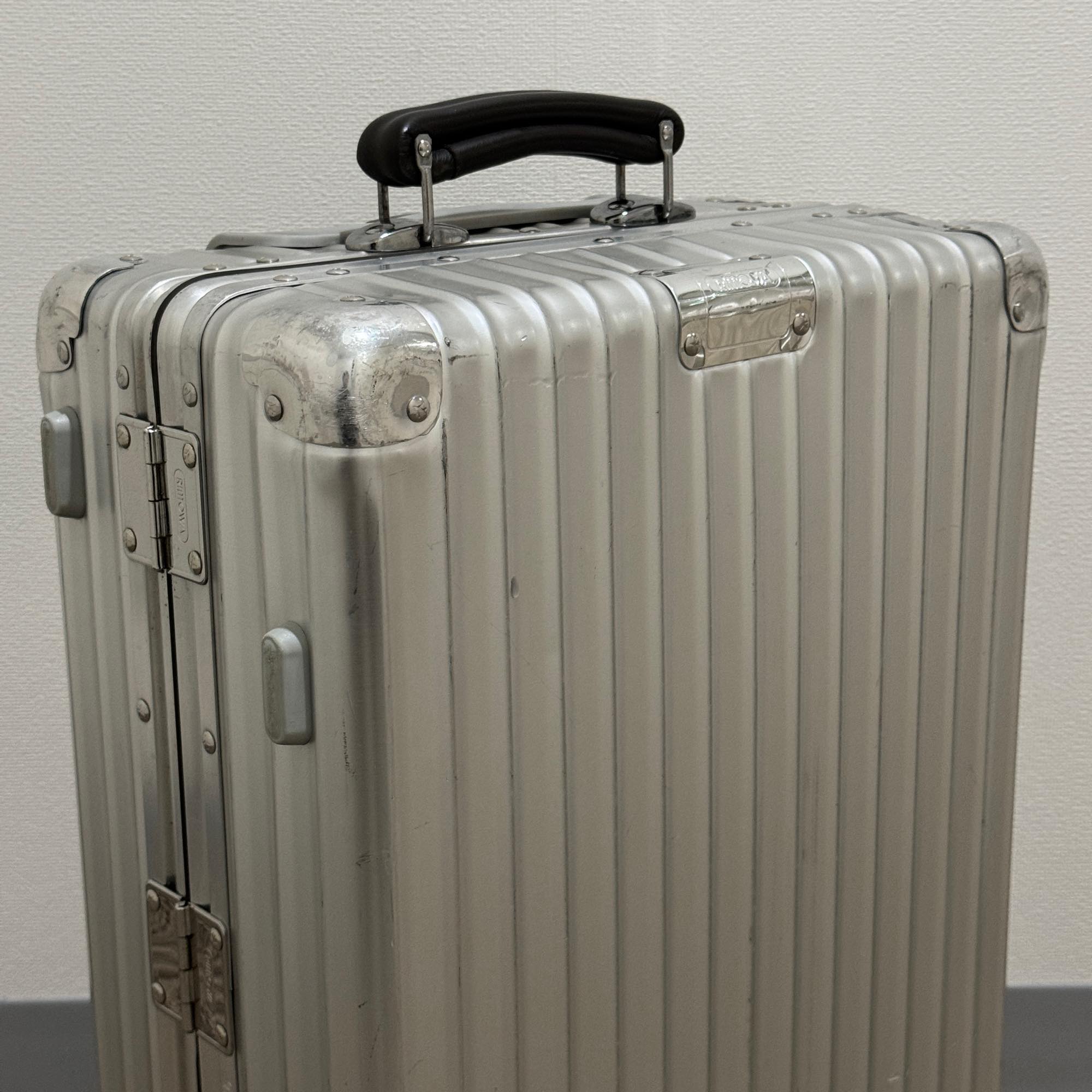 リモワ　クラシックフライト　中古商品　971.52-7　33リットル　4輪