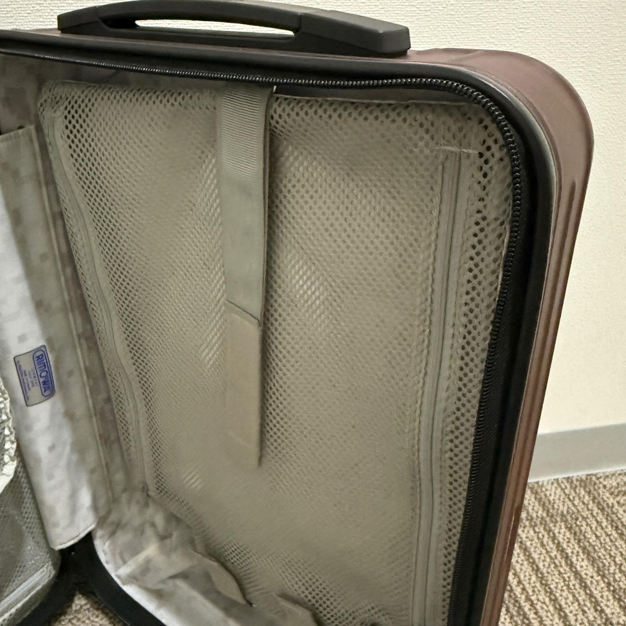 リモワ　サルサ　810.52-8　中古美品　カルモナレッド　32リットル　4輪
