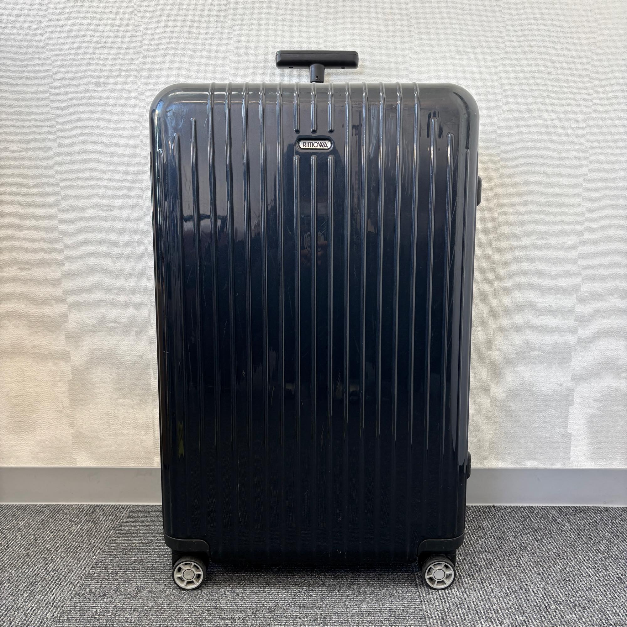 リモワ　サルサ エアー(エッセンシャルライト)　820.70.25.4-8　中古美品　80リットル　4輪