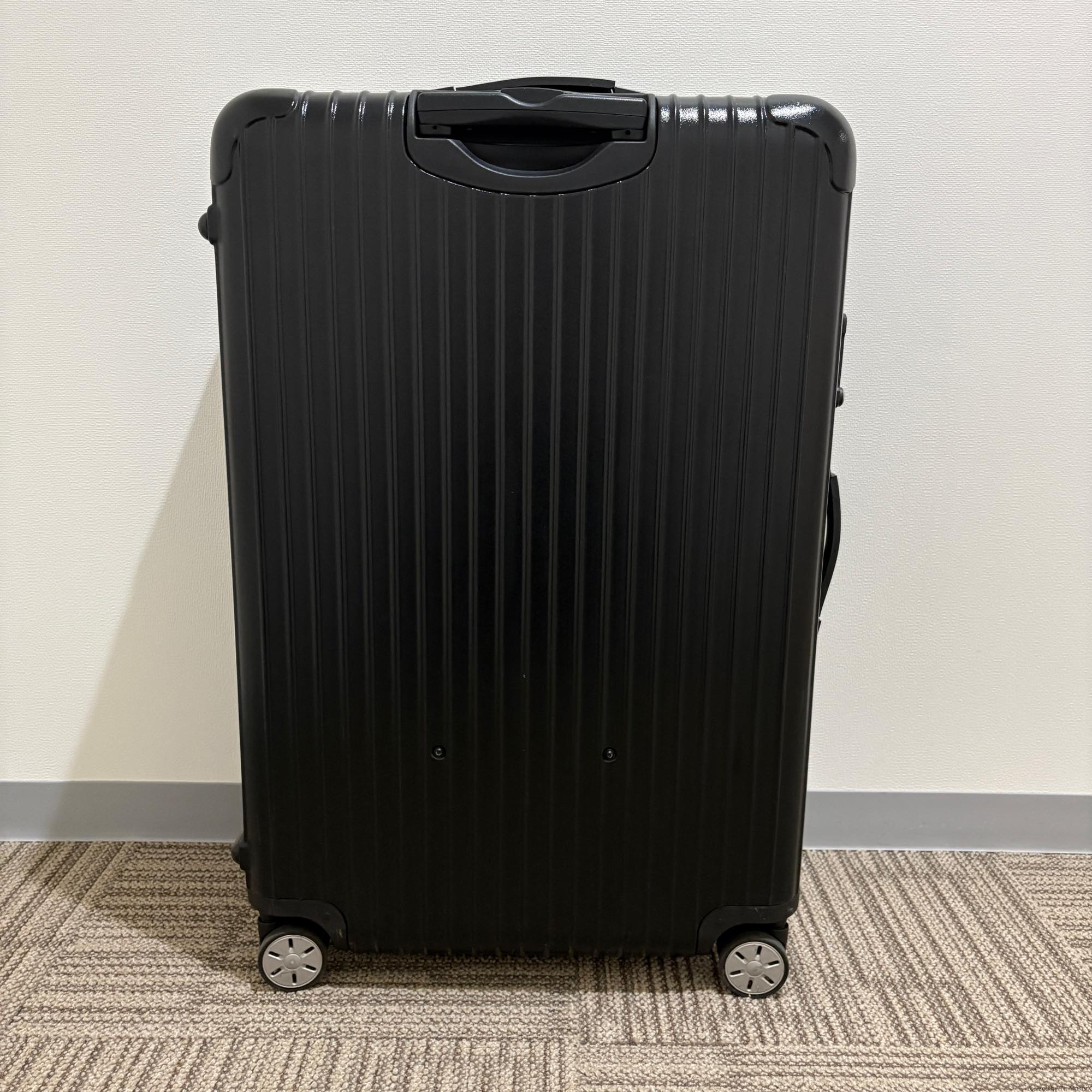 リモワ　サルサ　871.77-8　107リットル　中古商品　4輪