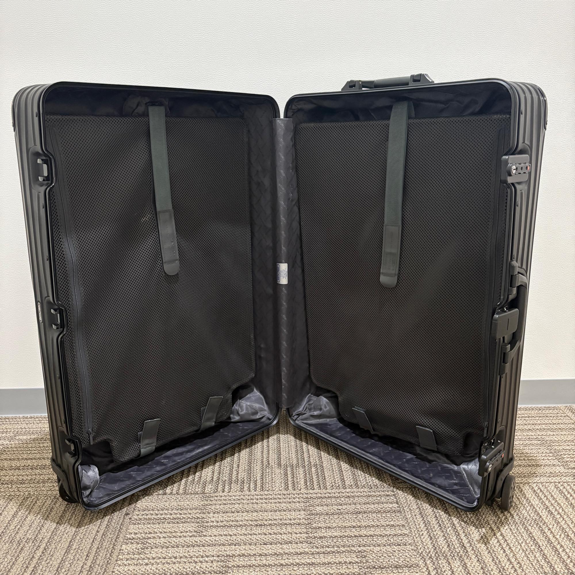 ルフトハンザ リモワ アルミニウムステルス 中古商品 1740881 85