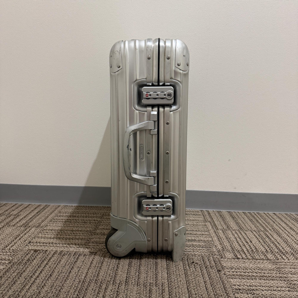 ルフトハンザ　リモワ　アルミニウム　921.90-8　中古美品　32リットル　2輪
