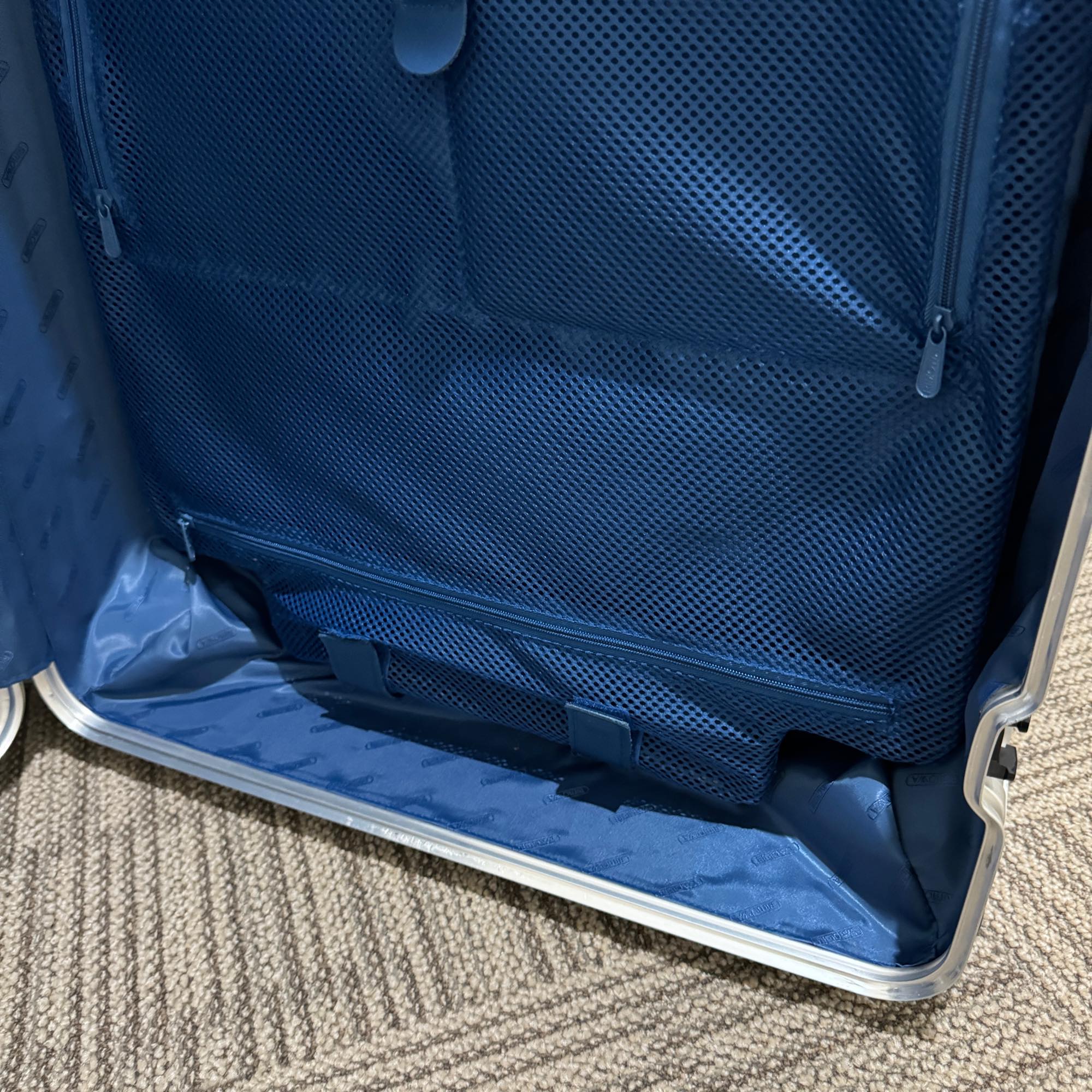 リモワ トパーズ 中古美品 932.77-8 104リットル 4輪 – リモワ(RIMOWA