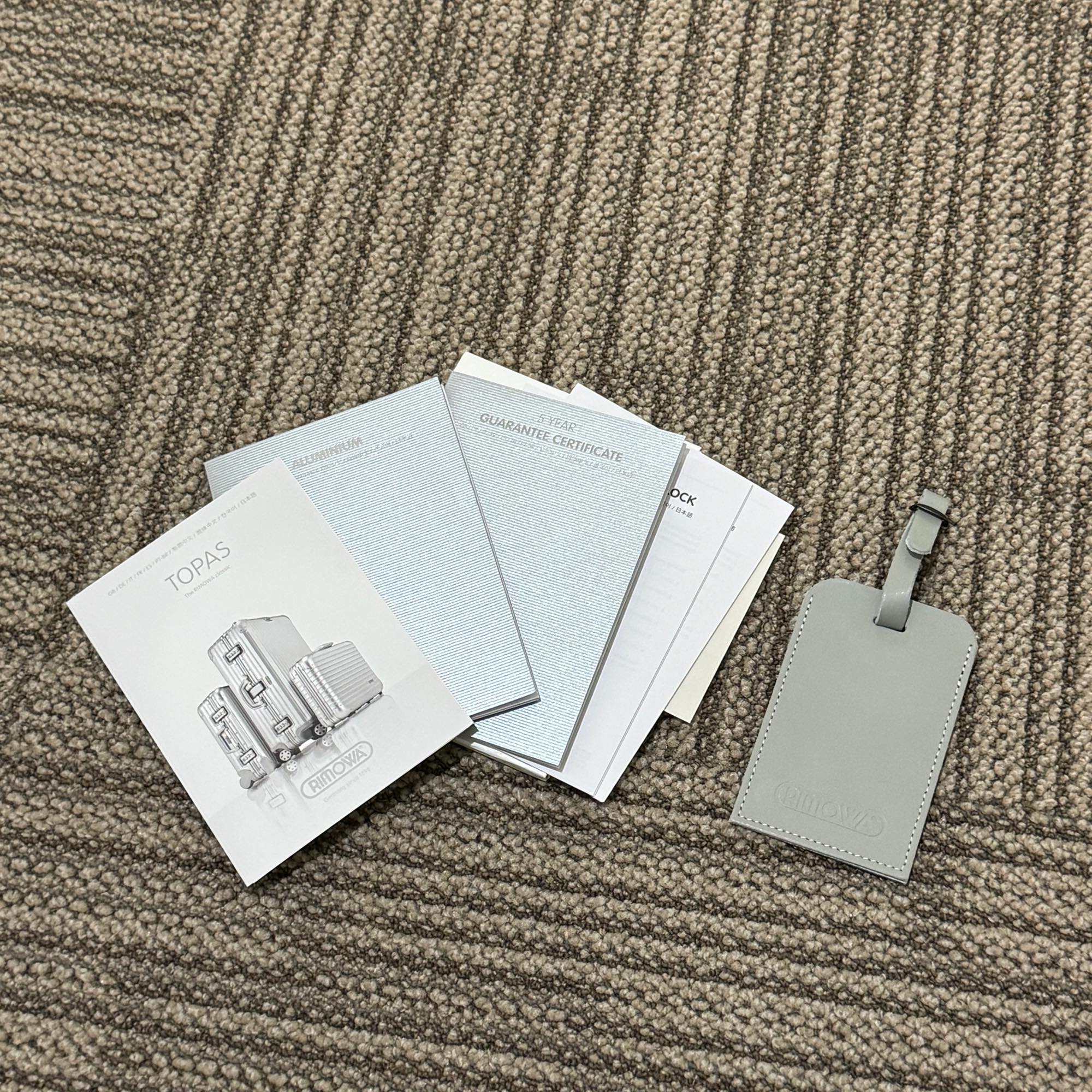 リモワ　トパーズ　中古美品　932.77-8　104リットル　4輪
