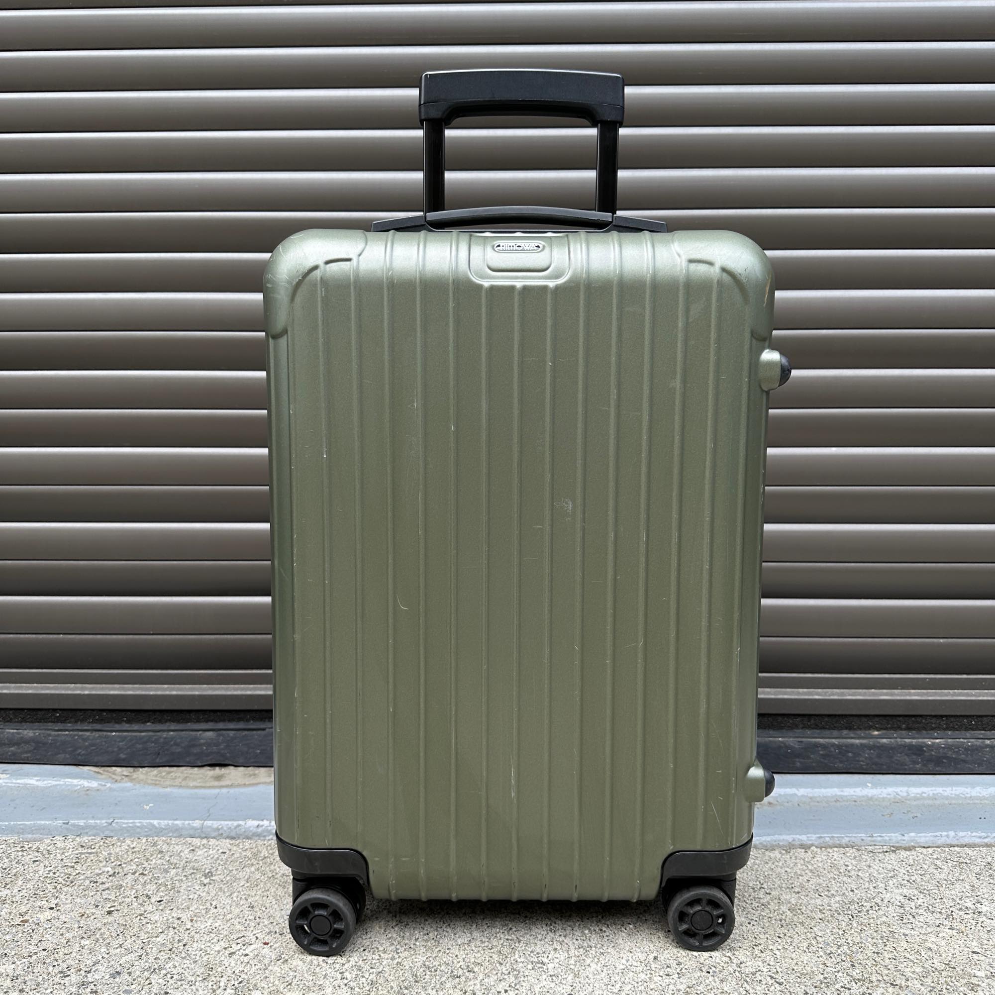 リモワ　サルサ　810.90 　中古商品　23リットル　2輪