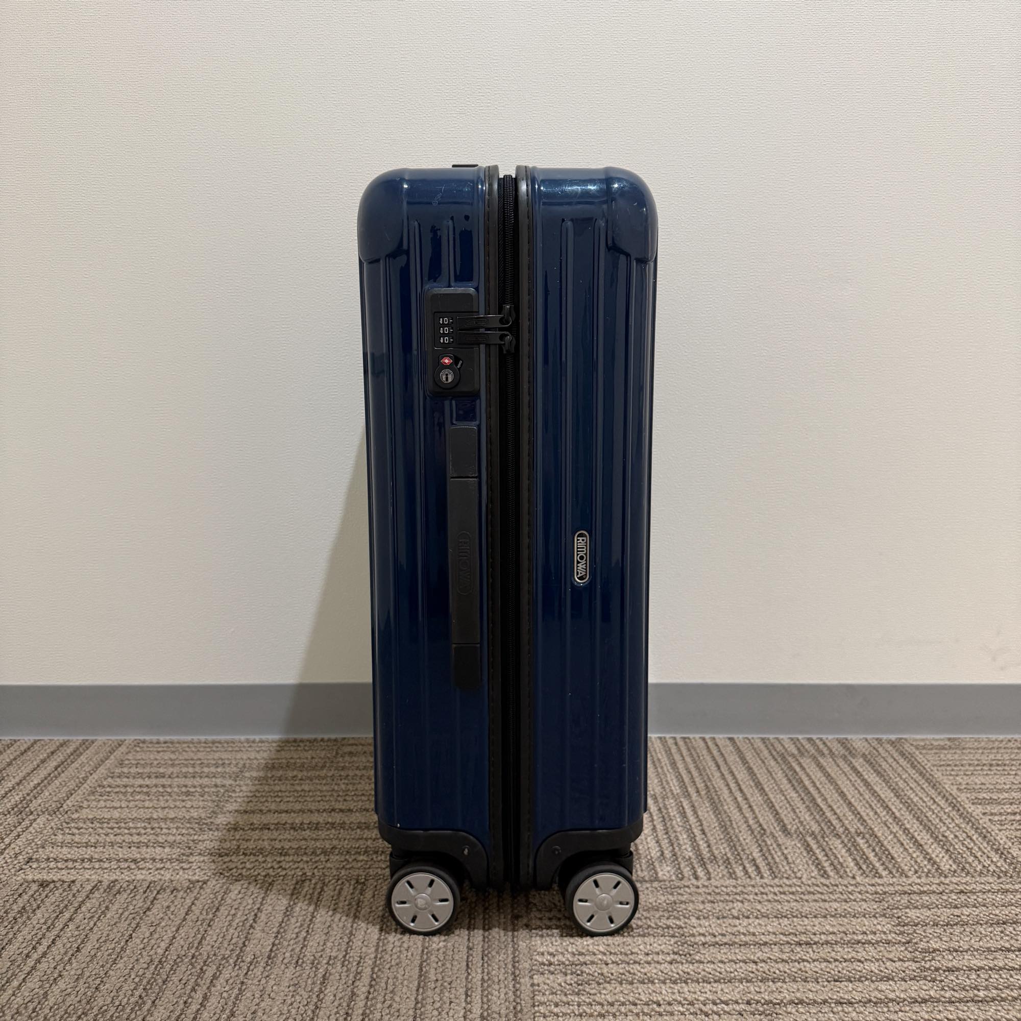 リモワ　ユナイテッドアローズ限定　サルサ　810.90.52.8　中古美品　61リットル　4輪